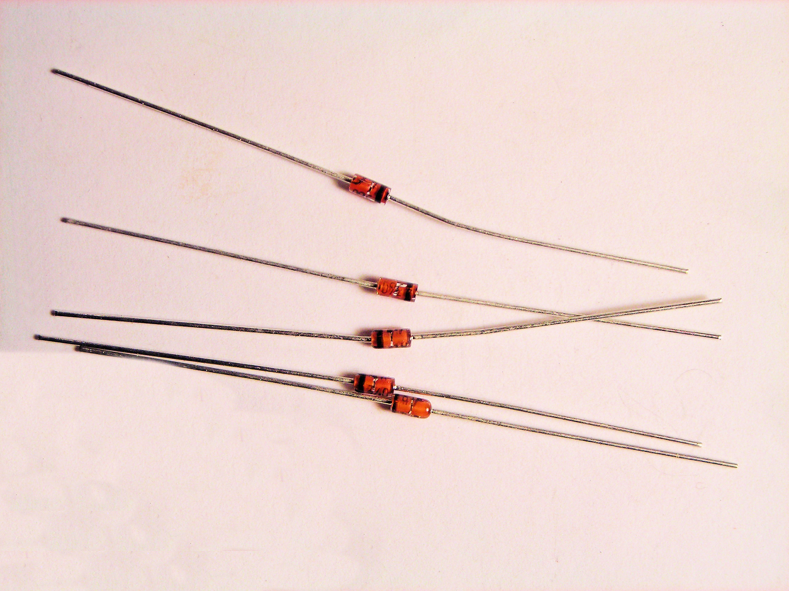 1N3604  75V 50MA SWITCH  DIODE