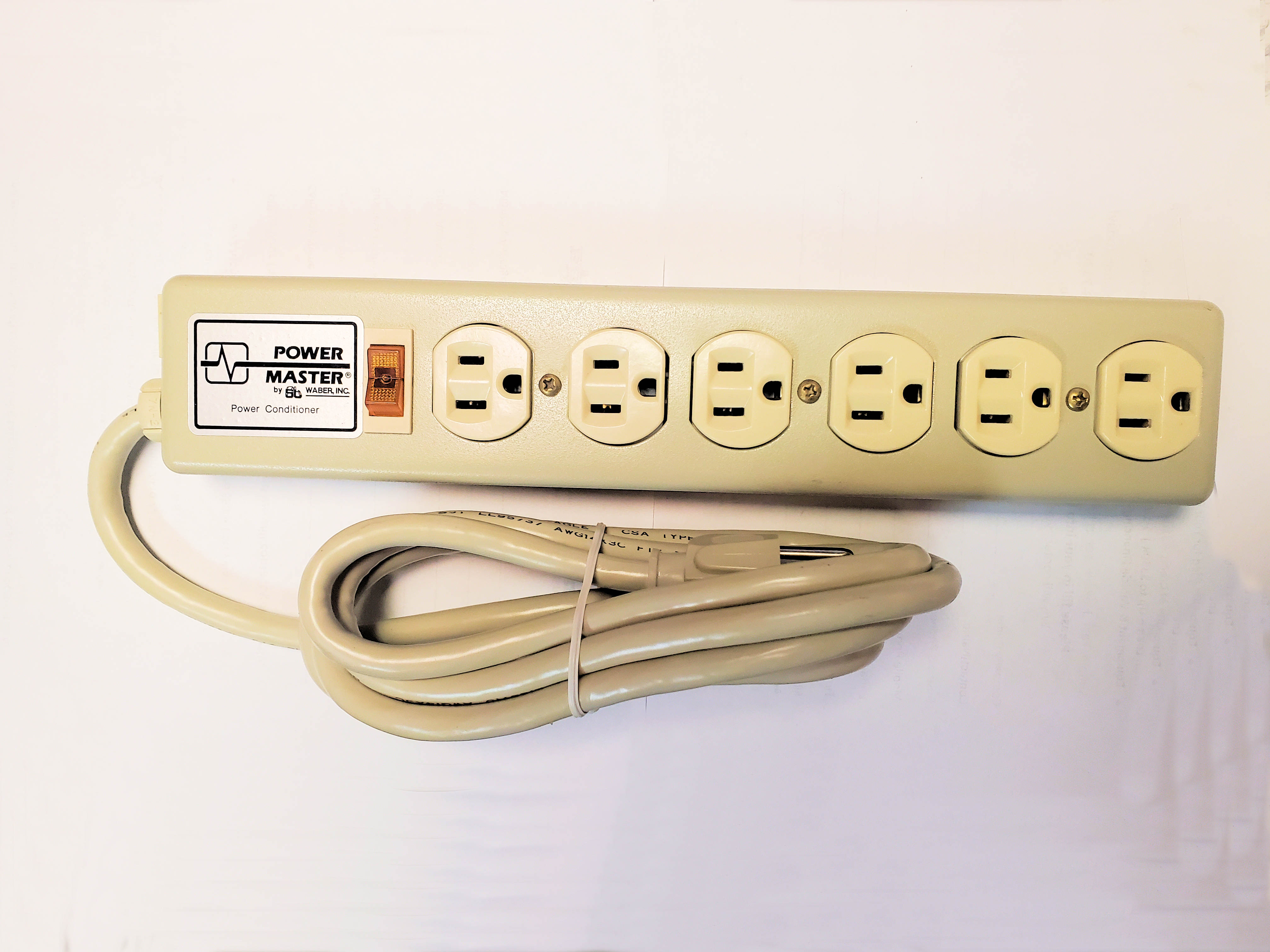 6 Outlet Multiple plug in Strip   2j3-612