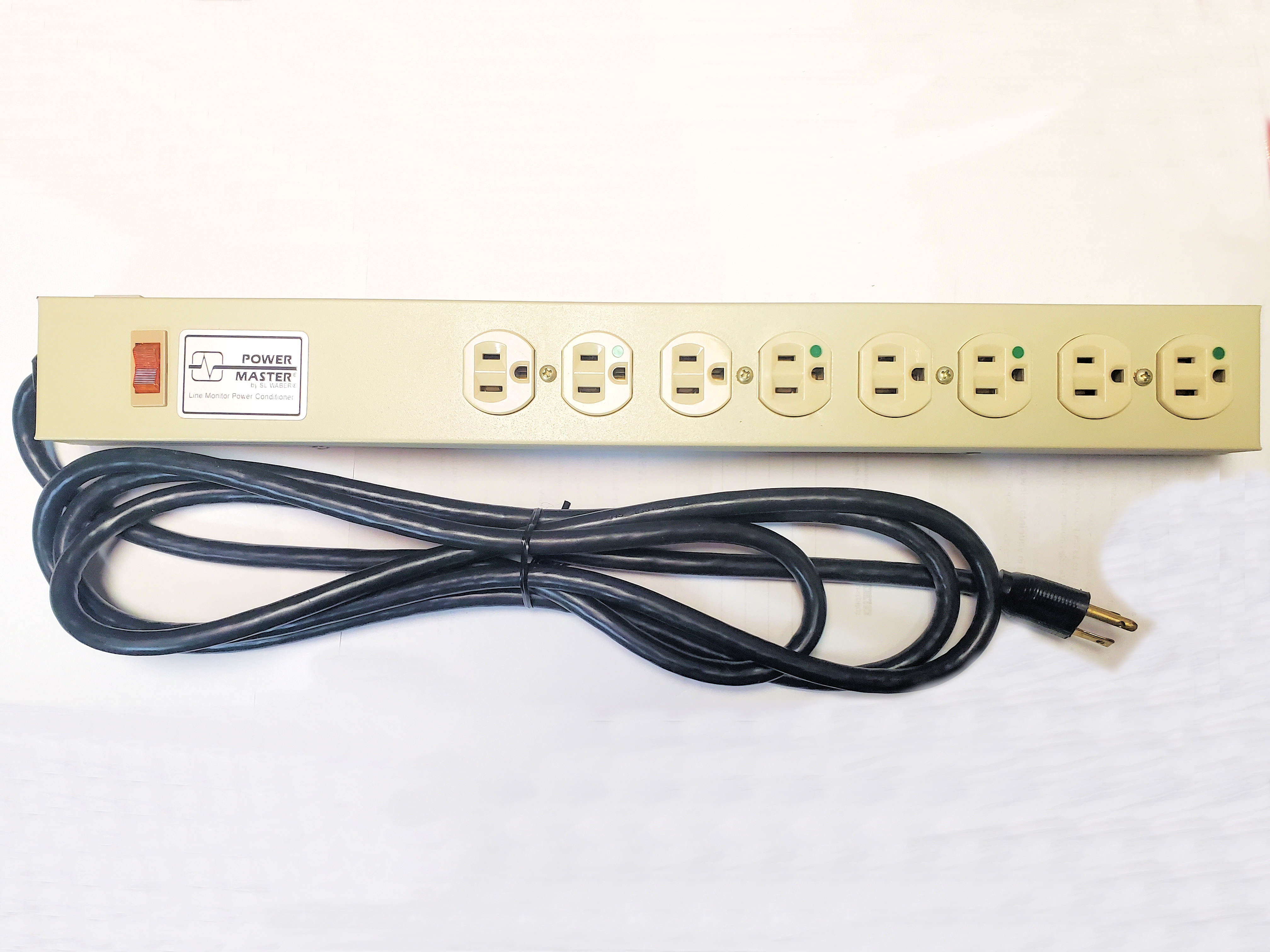 8 Outlet  Multiple plug in Strip  2J3-631