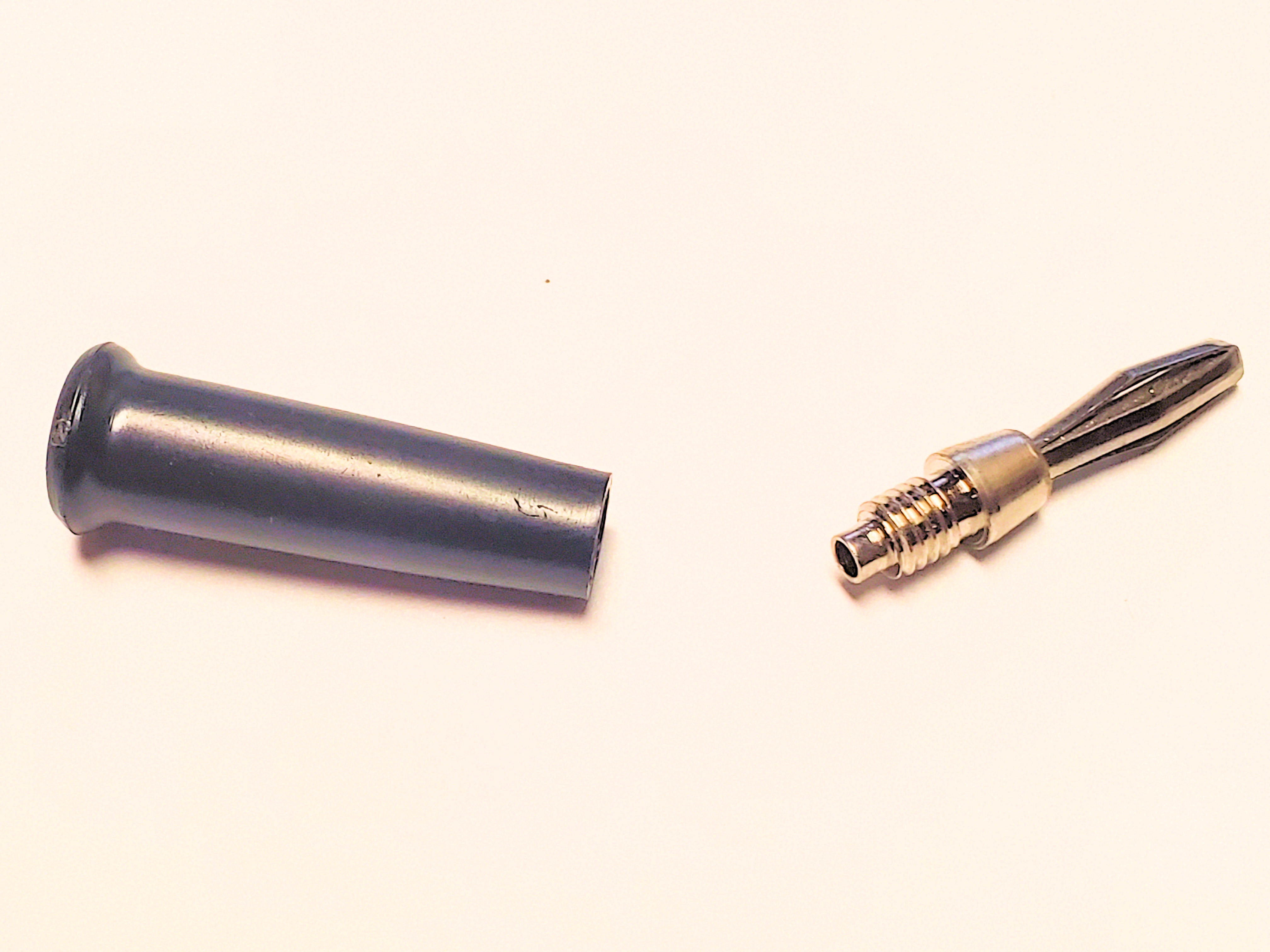 Black Banana Plug 2P1-100B