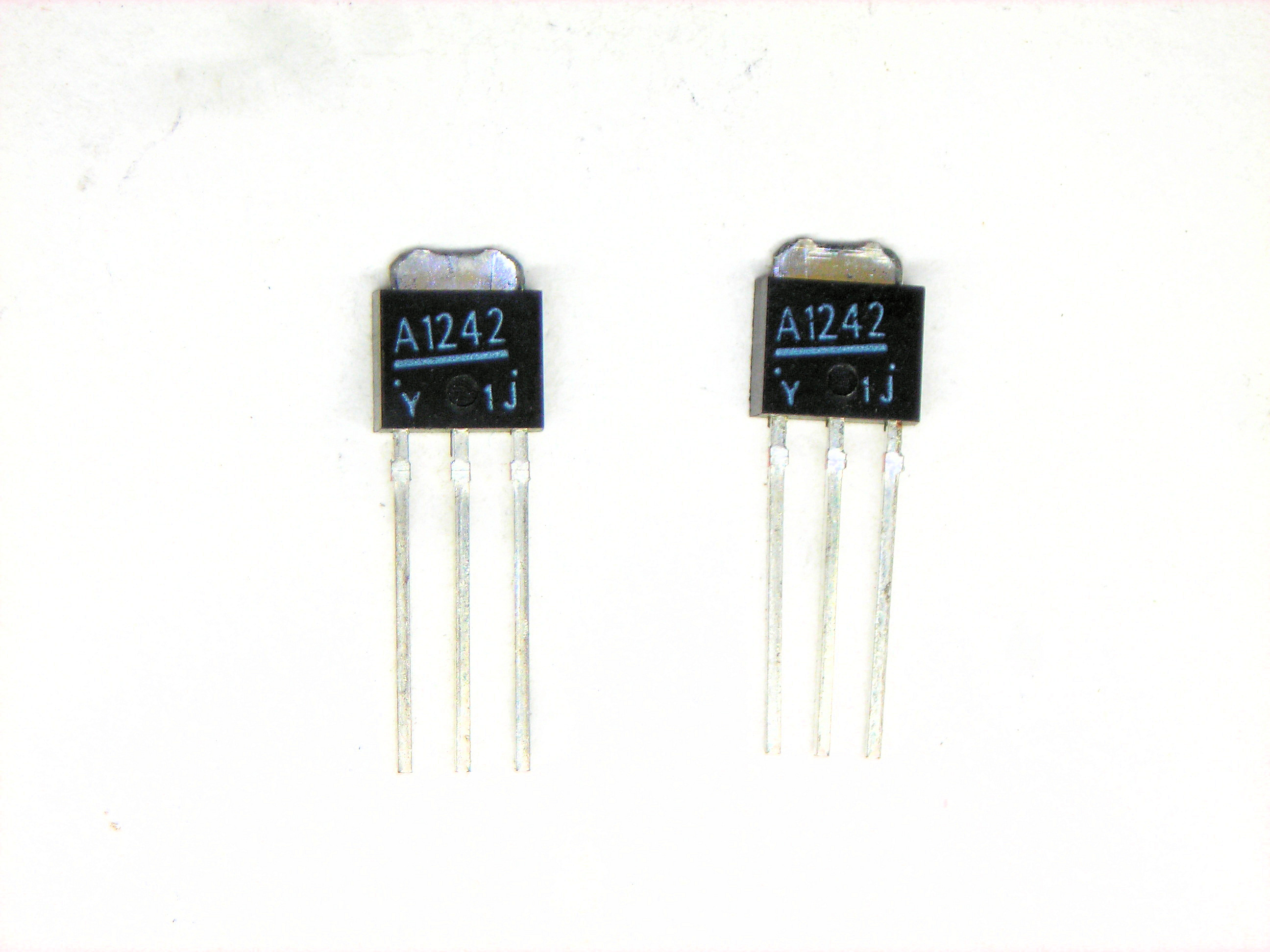 2SA1242 ALT 2SB952    TO-92F