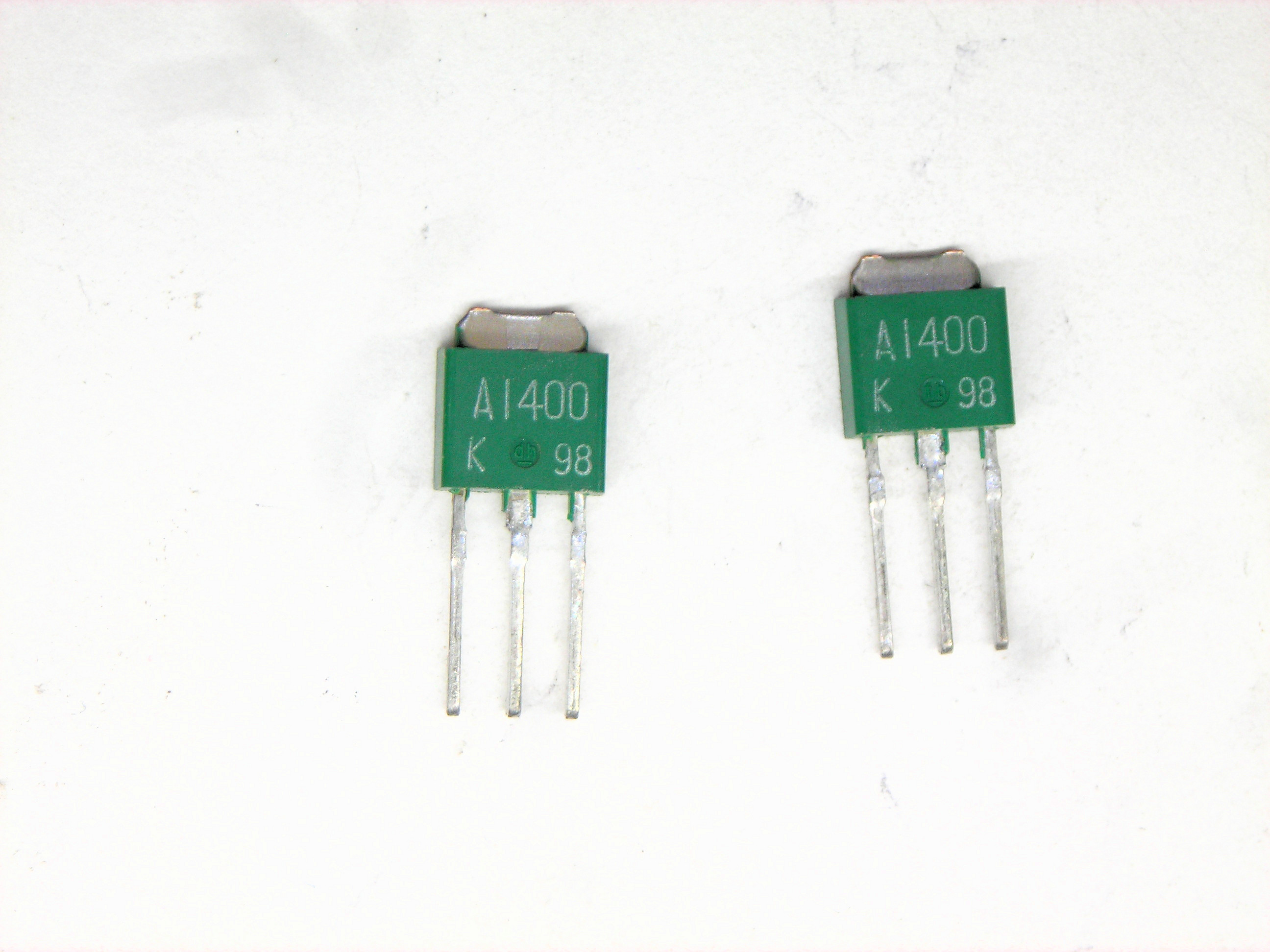 2SA1400 ALT 2SA1413     TO-92F