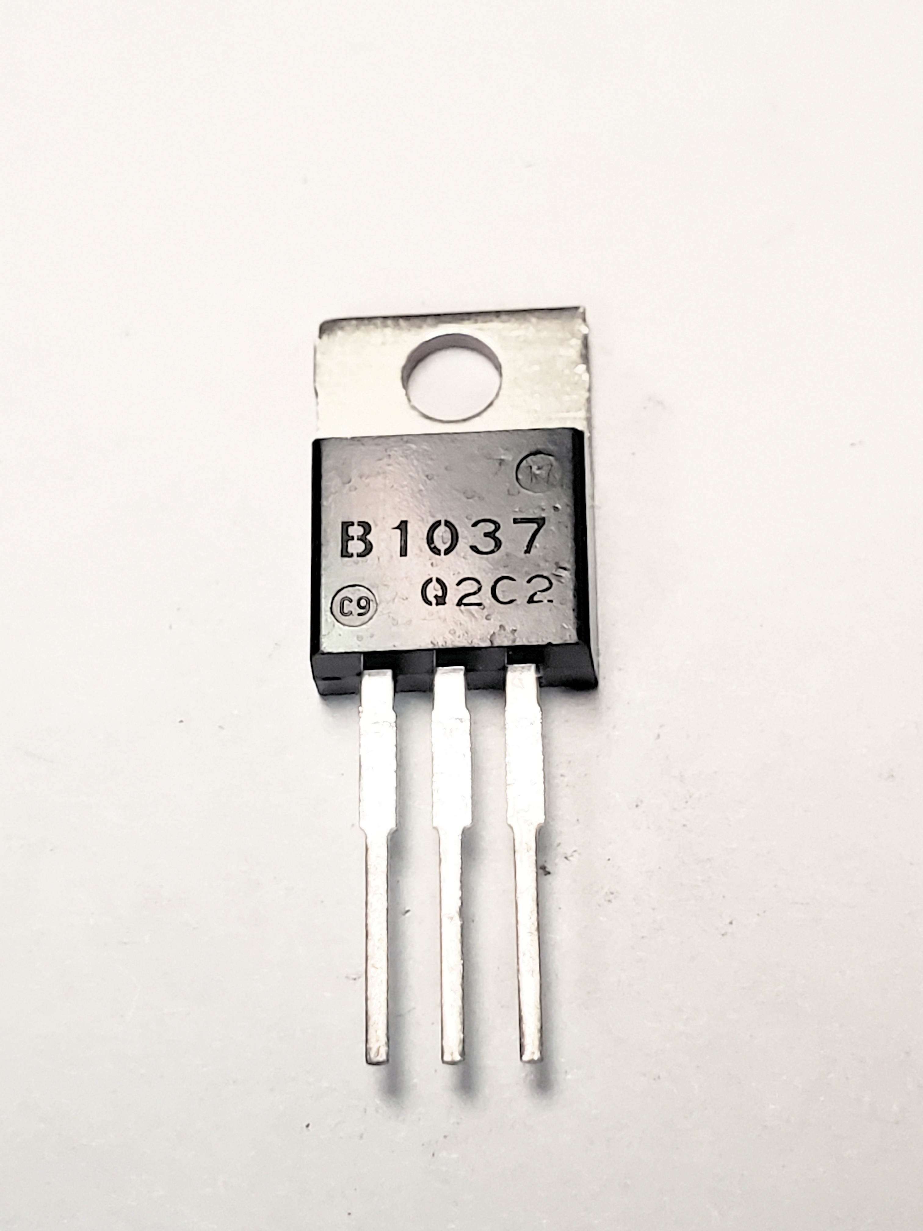 2SB1037 ALT 2SA1133    TO-220