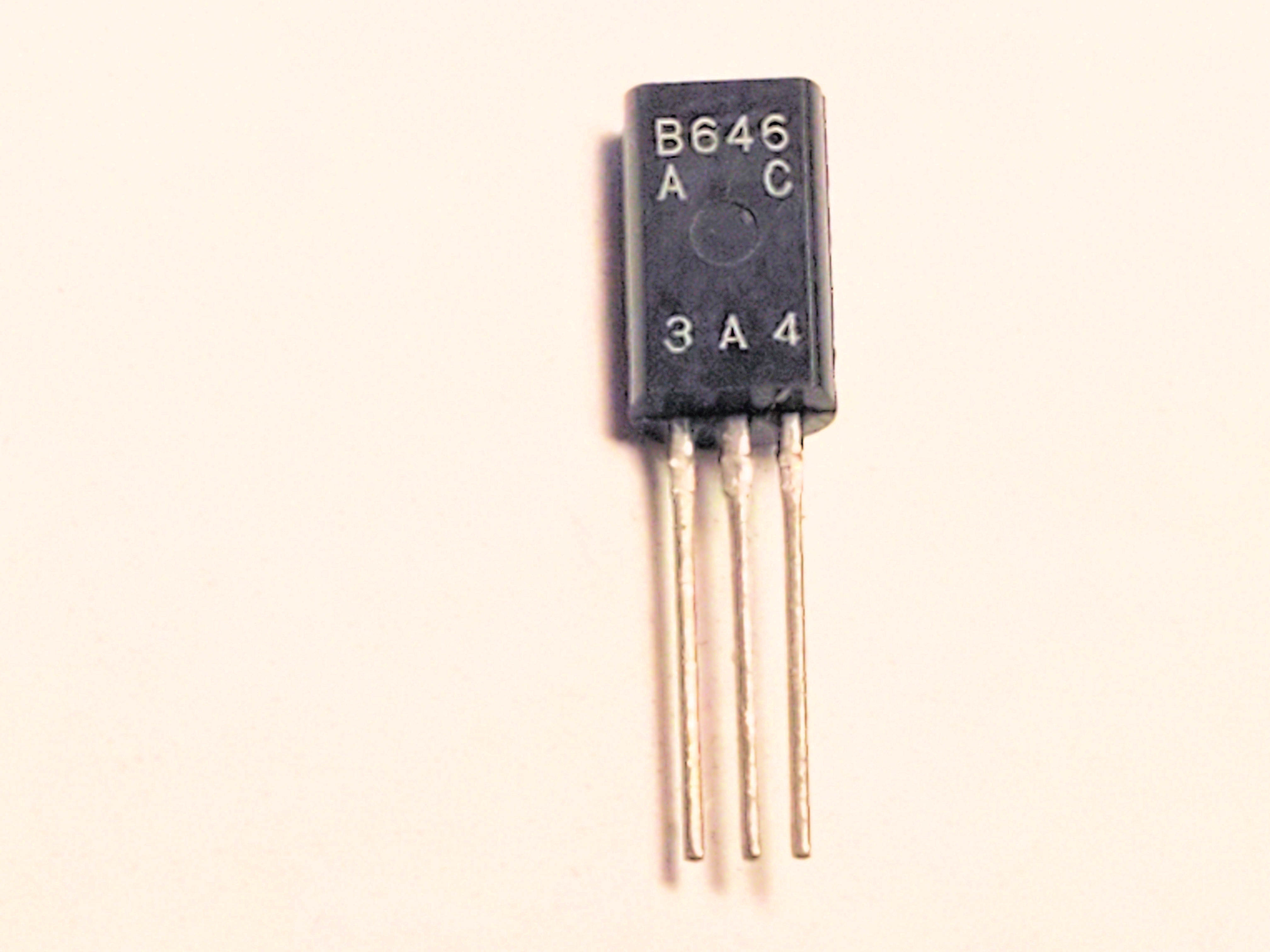 2SB646 ALT 2SA1208      TO-92L