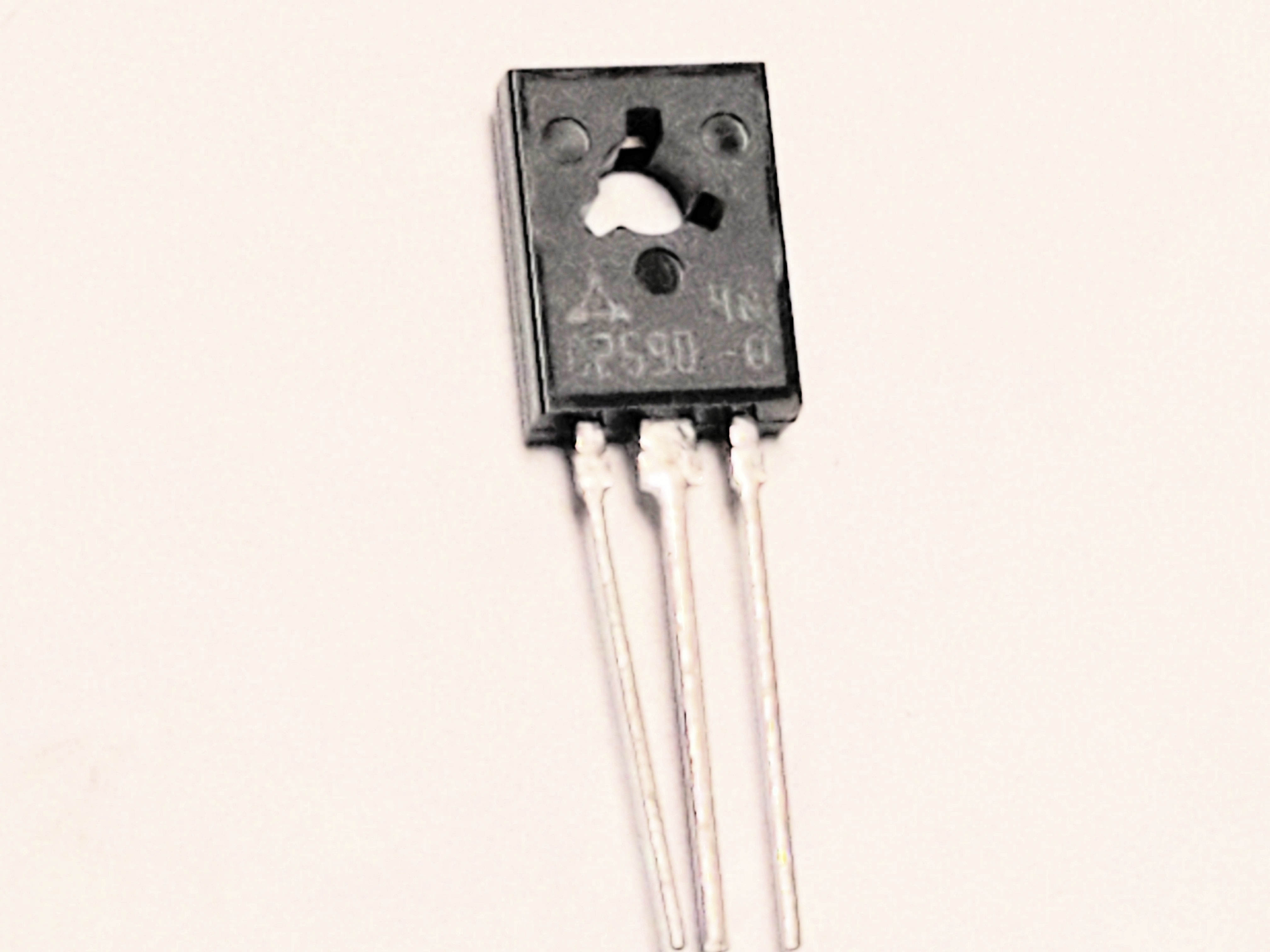 2SC2590 ALT 2SC3116     TO-126