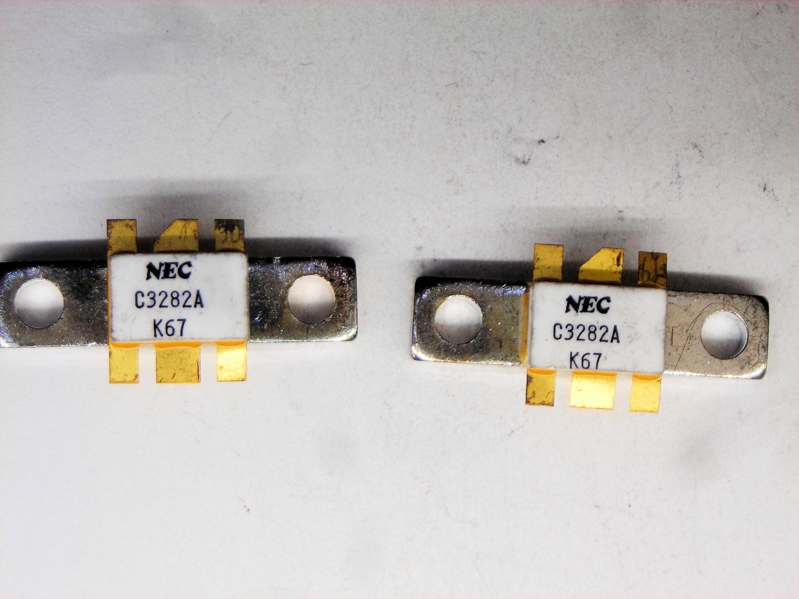 2SC3282A               RF FLAT