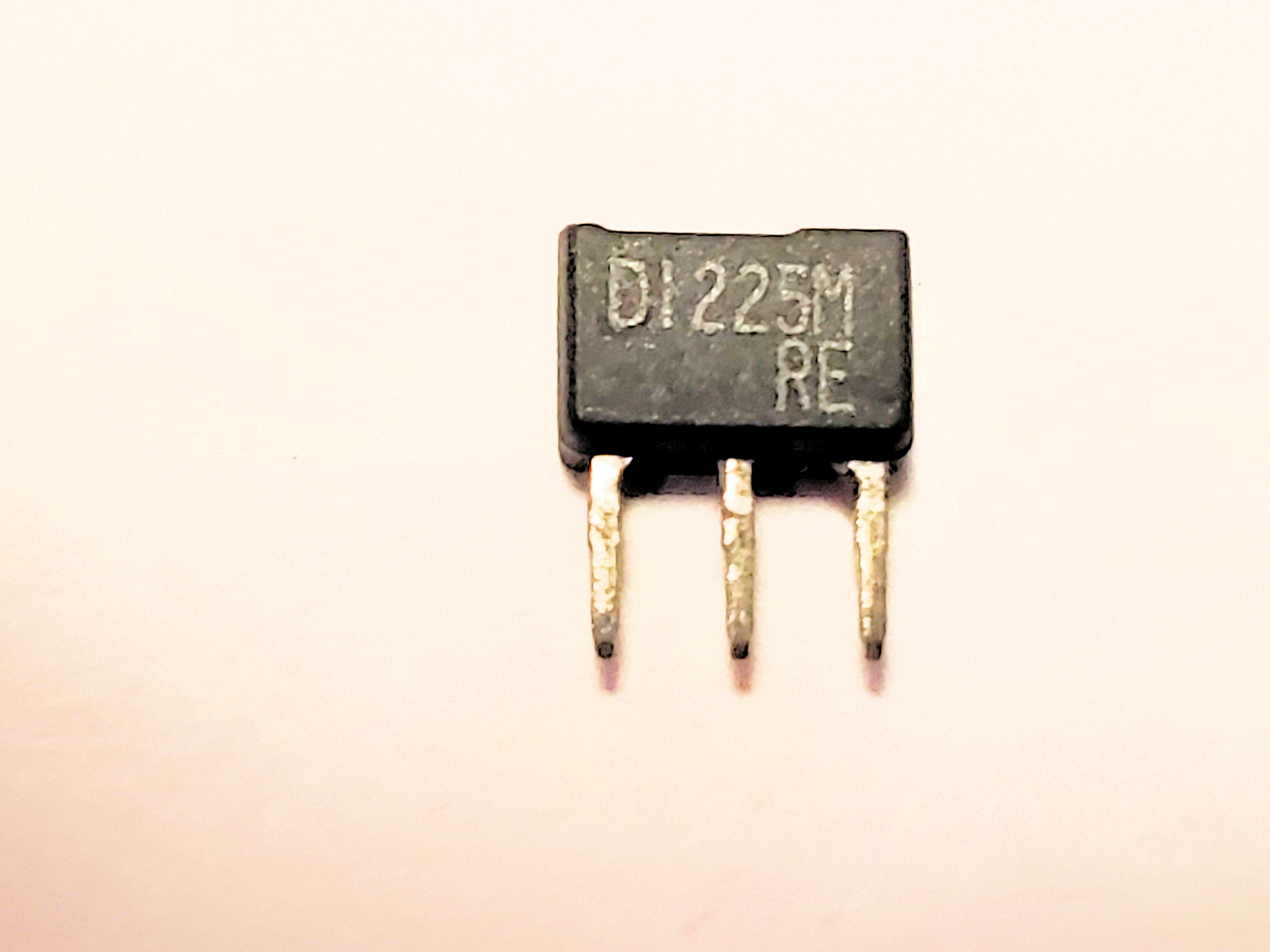 2SD1225M ALT 2SD1051      MINI