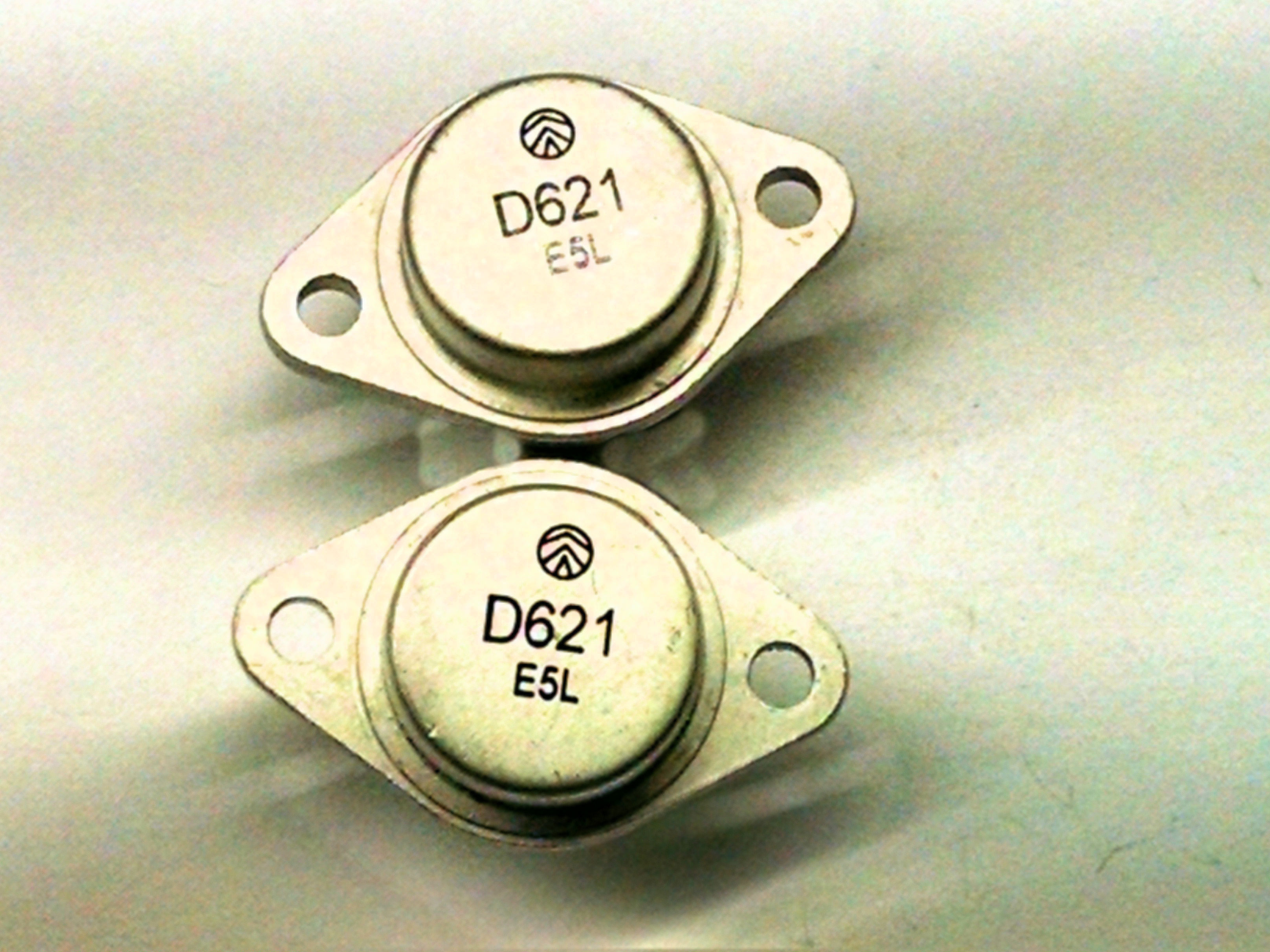 2SD621L               N/R TO-3