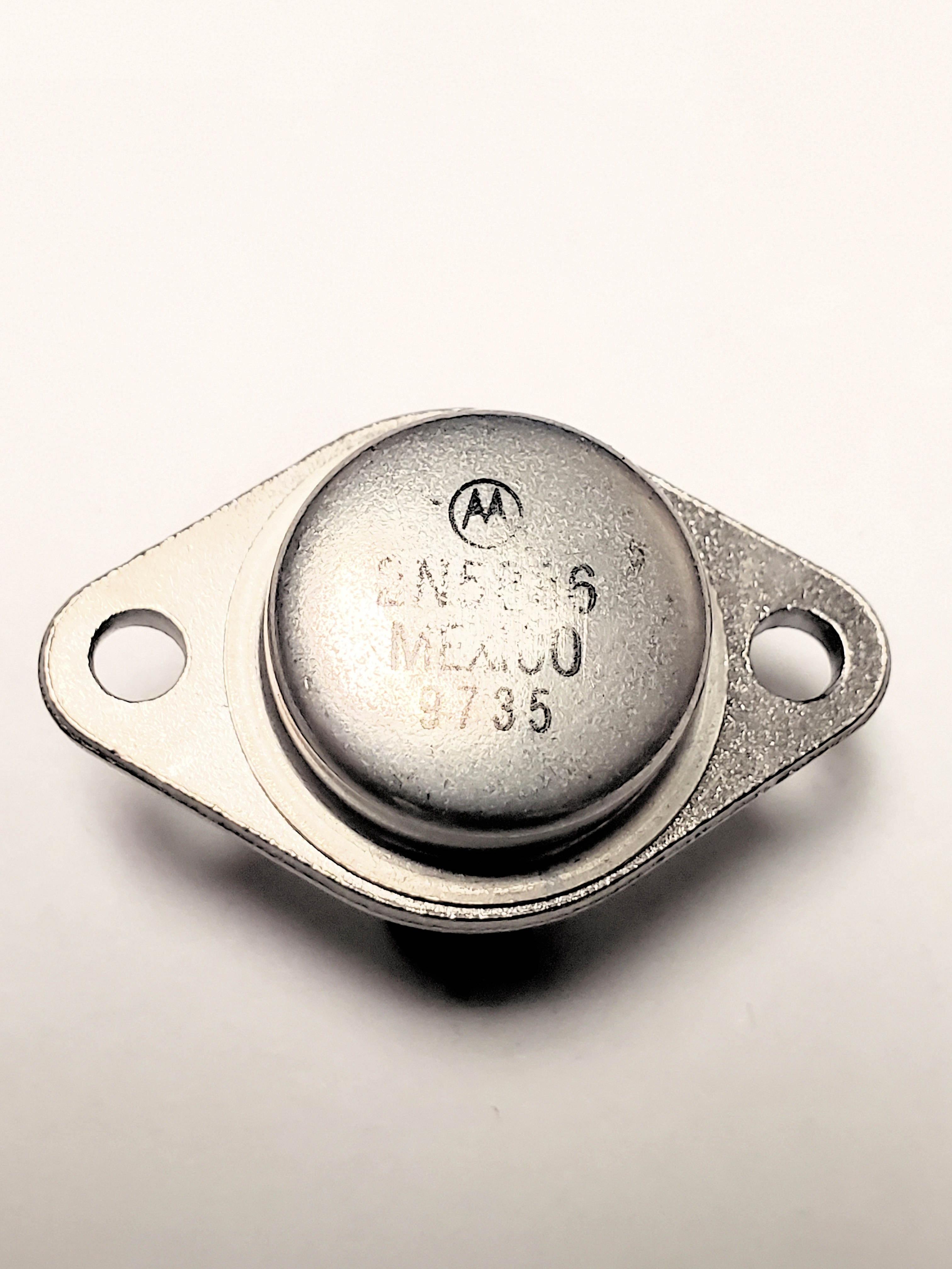 2N5886