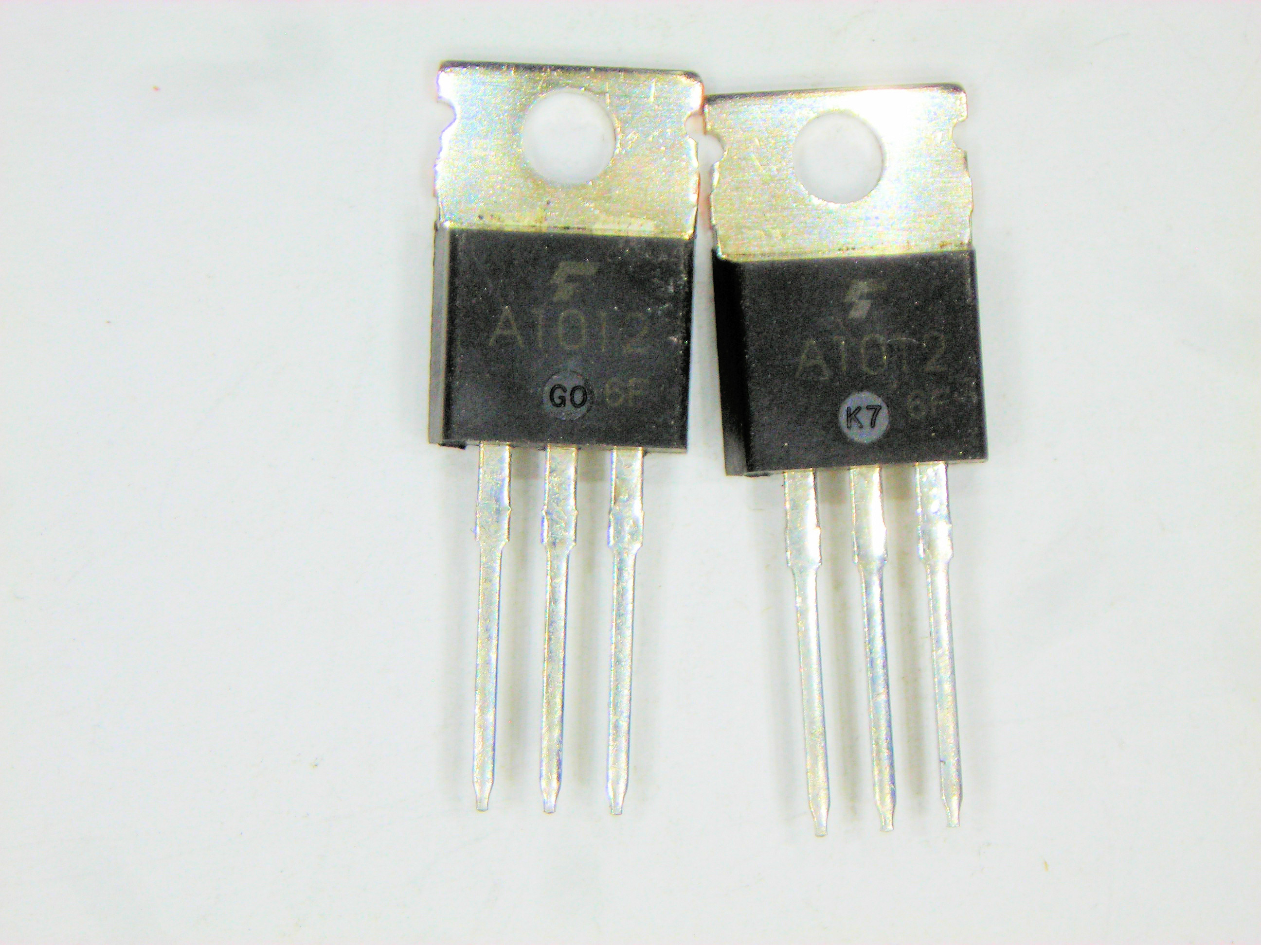 2SA1012 ALT 2SA1069     TO-220