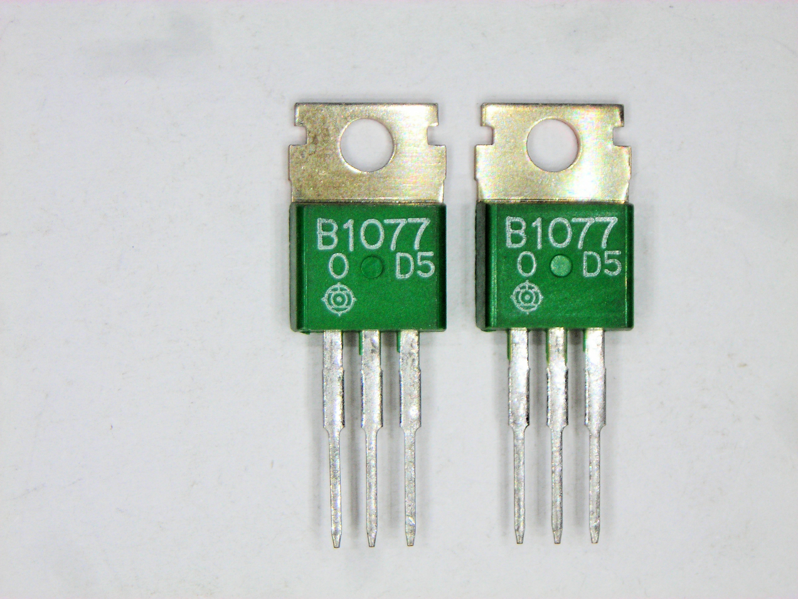 2SB1077 ALT 2SB674     TO-220