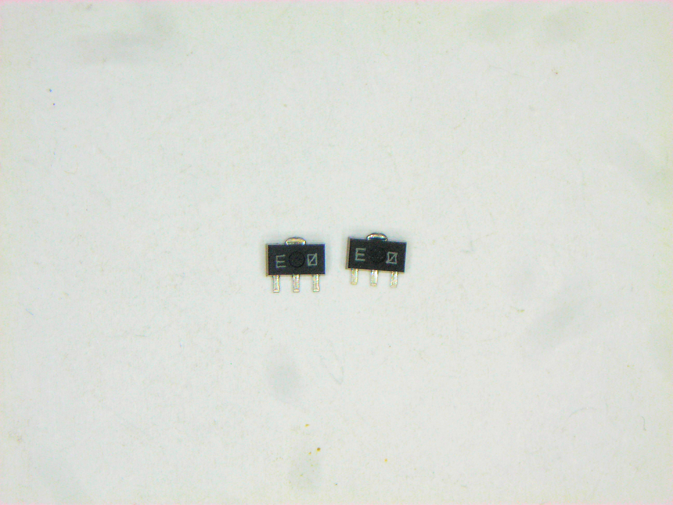 2SC2882 ALT 2SD1859        SMD