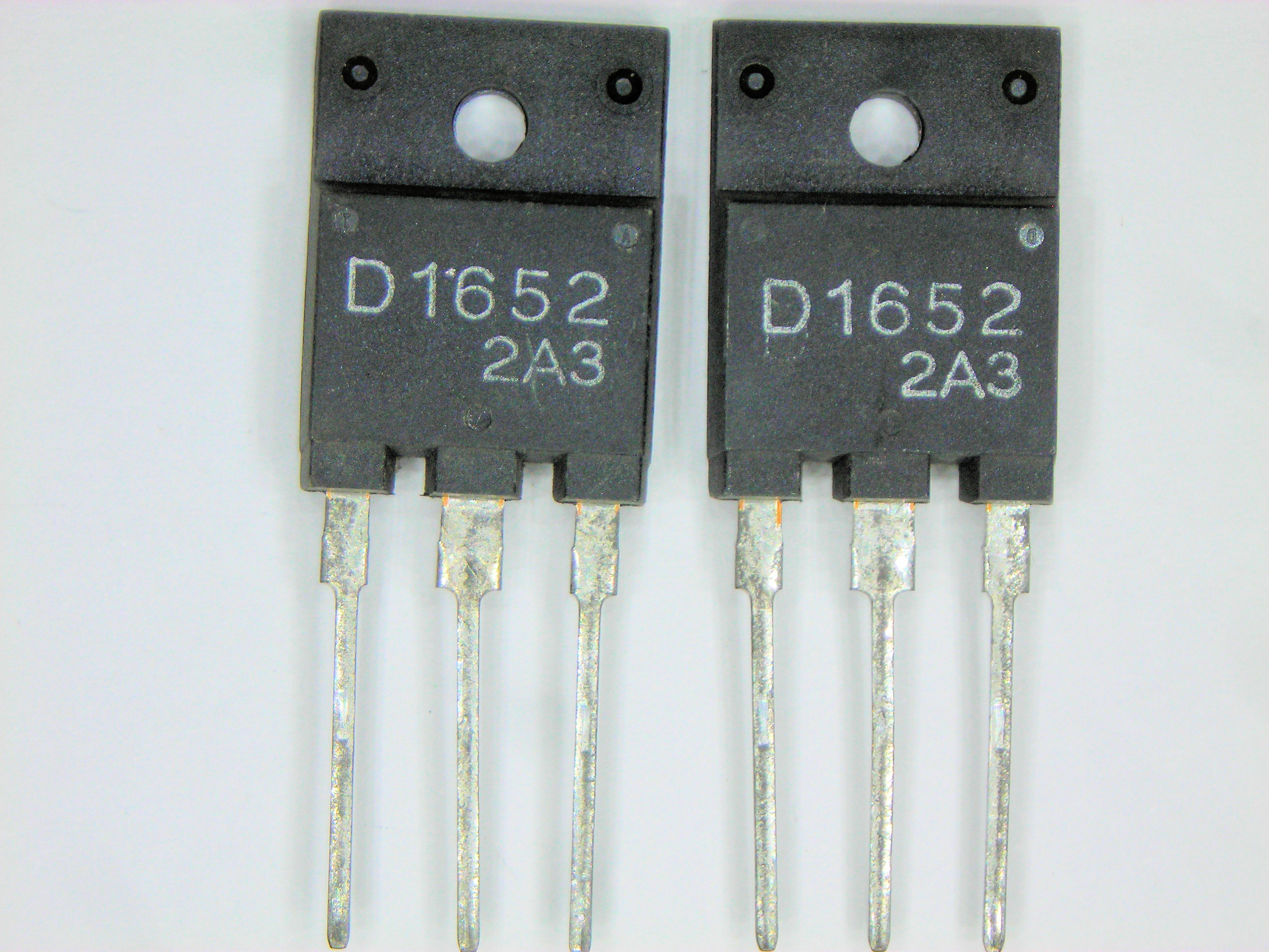 2SD1652 ALT 2SD1885      TO-3P