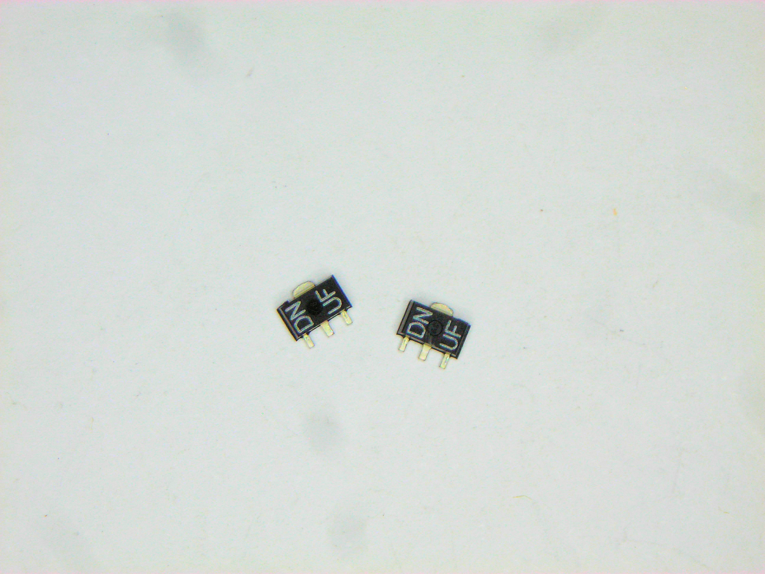 2SD2153                    SMD