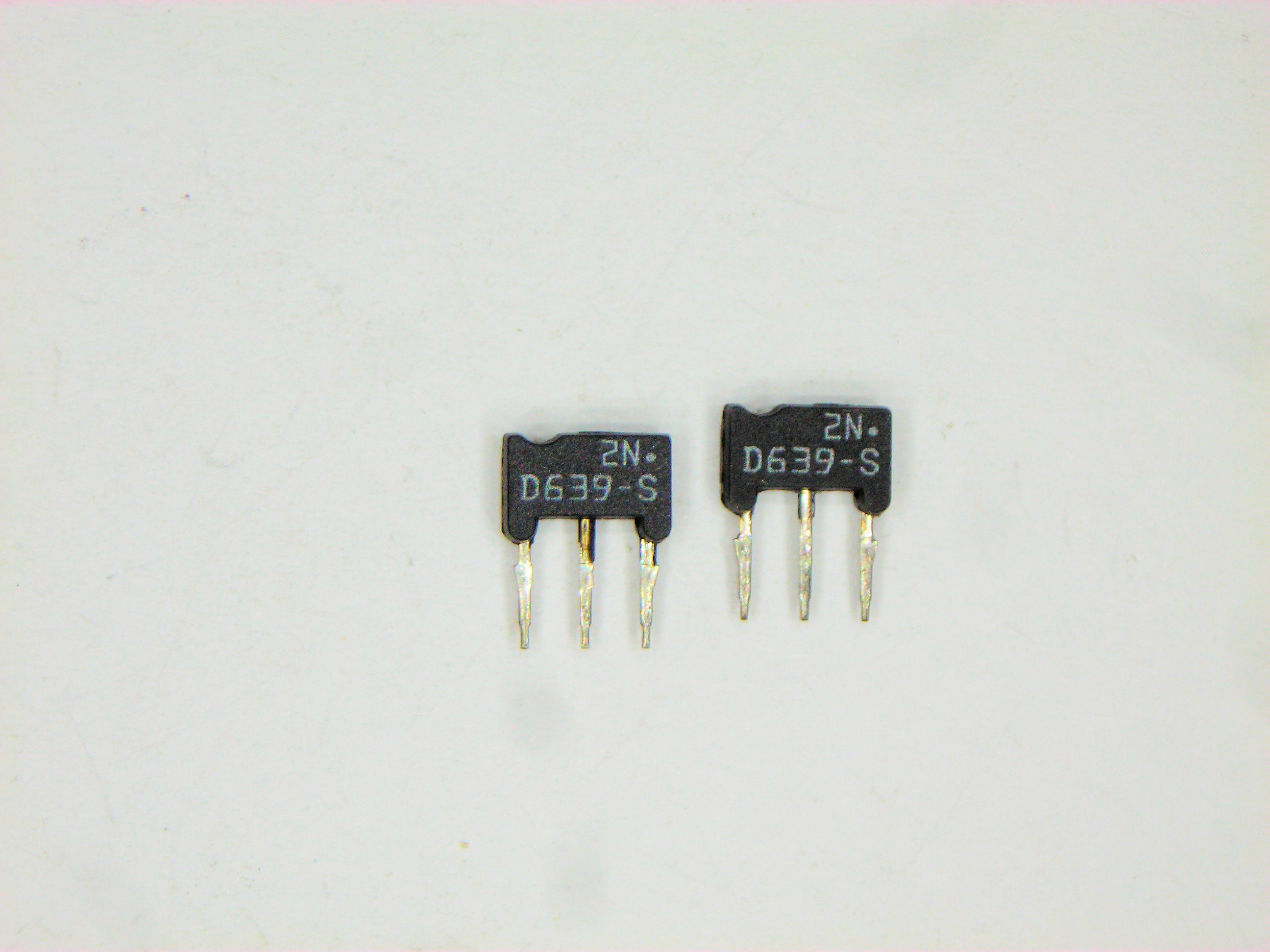 2SD639 ALT 2SD1051        MINI