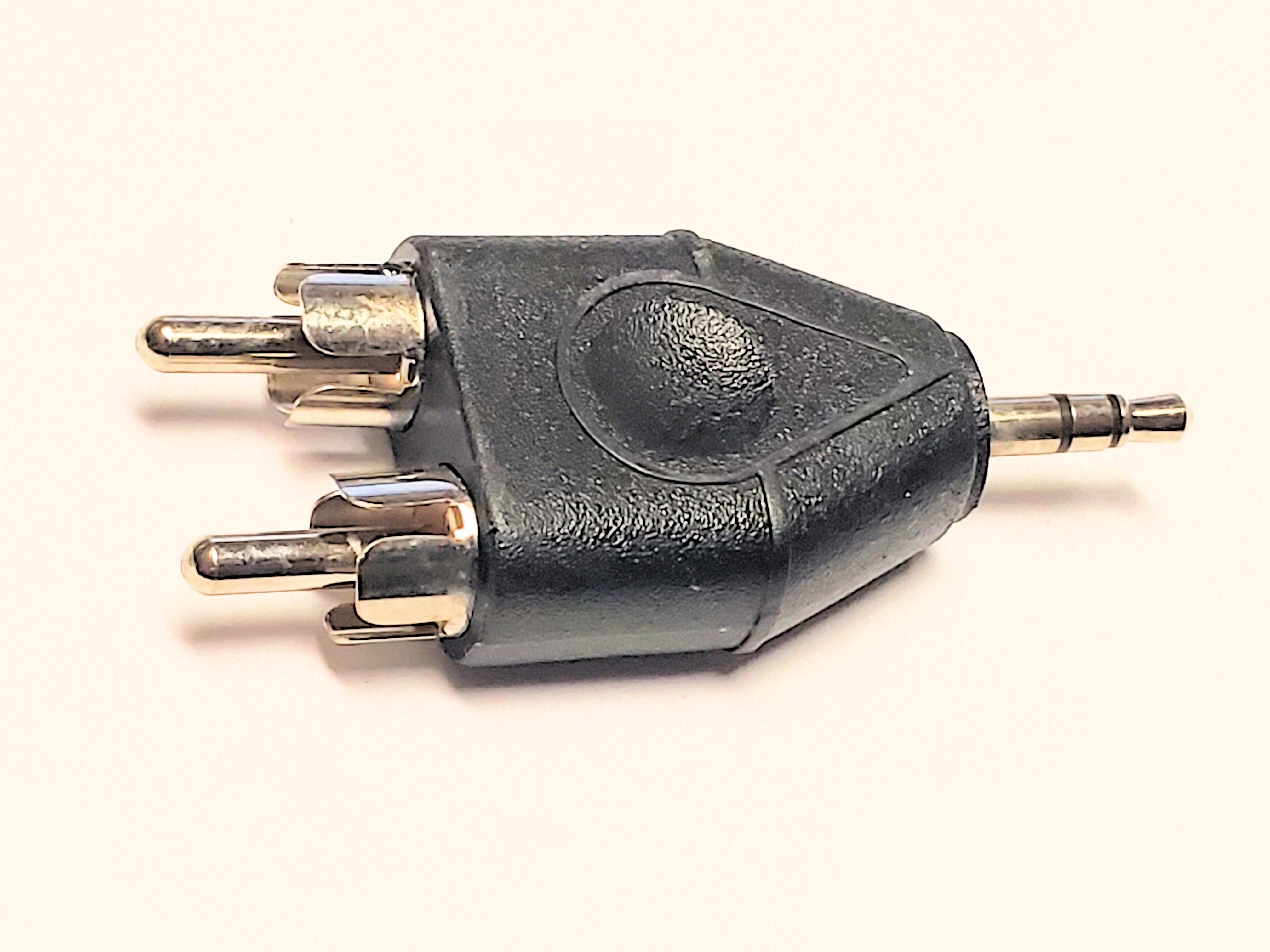 2 - RCA Phono Plugs to 1/8" Stereo Phone Plug  Y Adaptor  4K2-420Y