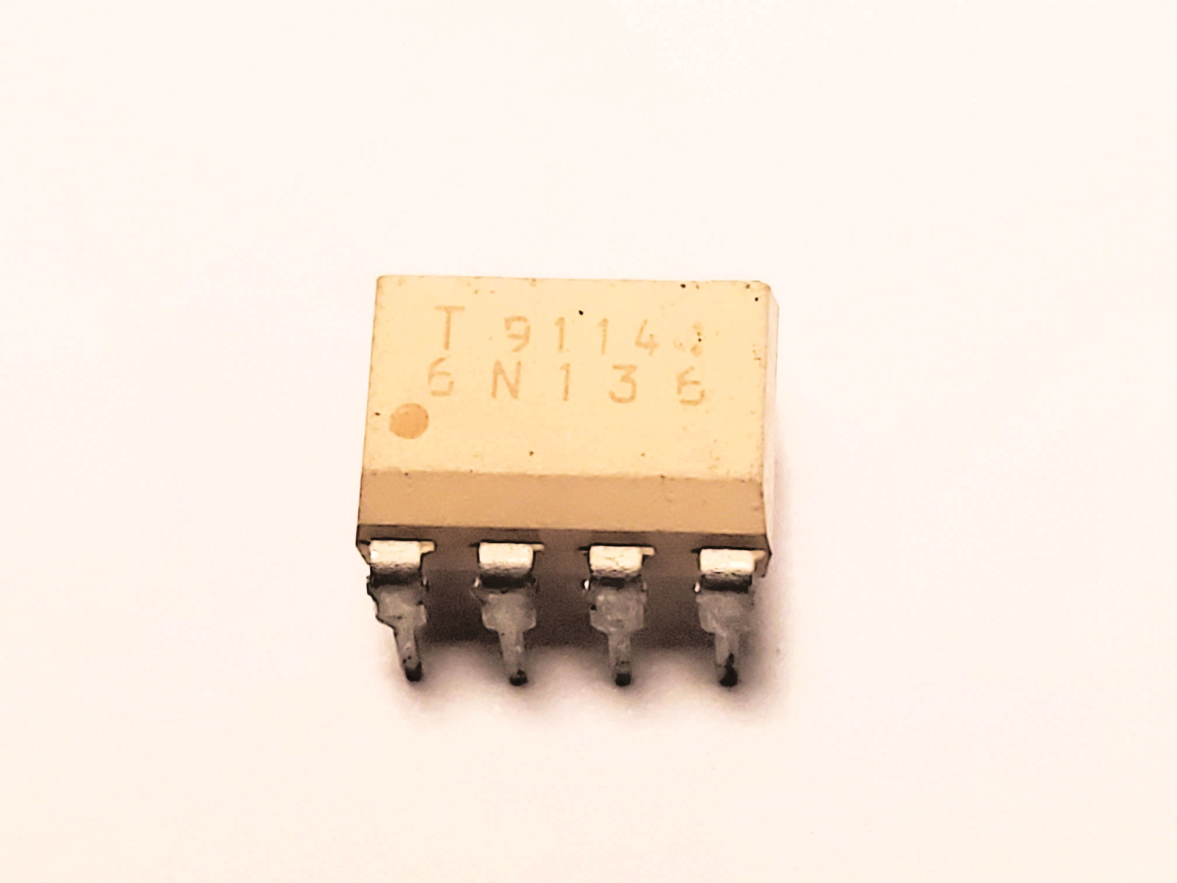 6N136  OPTO ISOLATOR   8P DIP