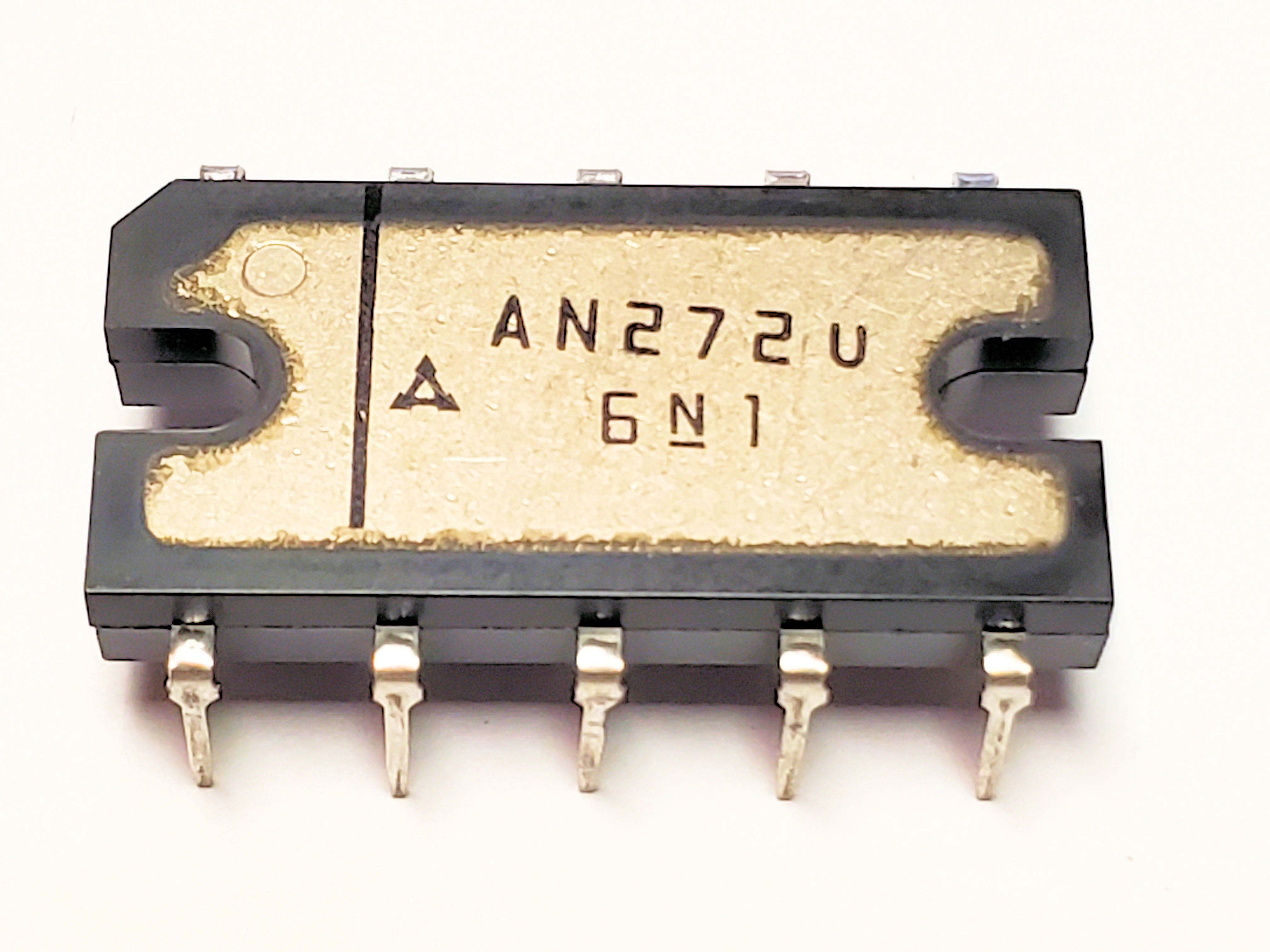 AN272U            10P DIP