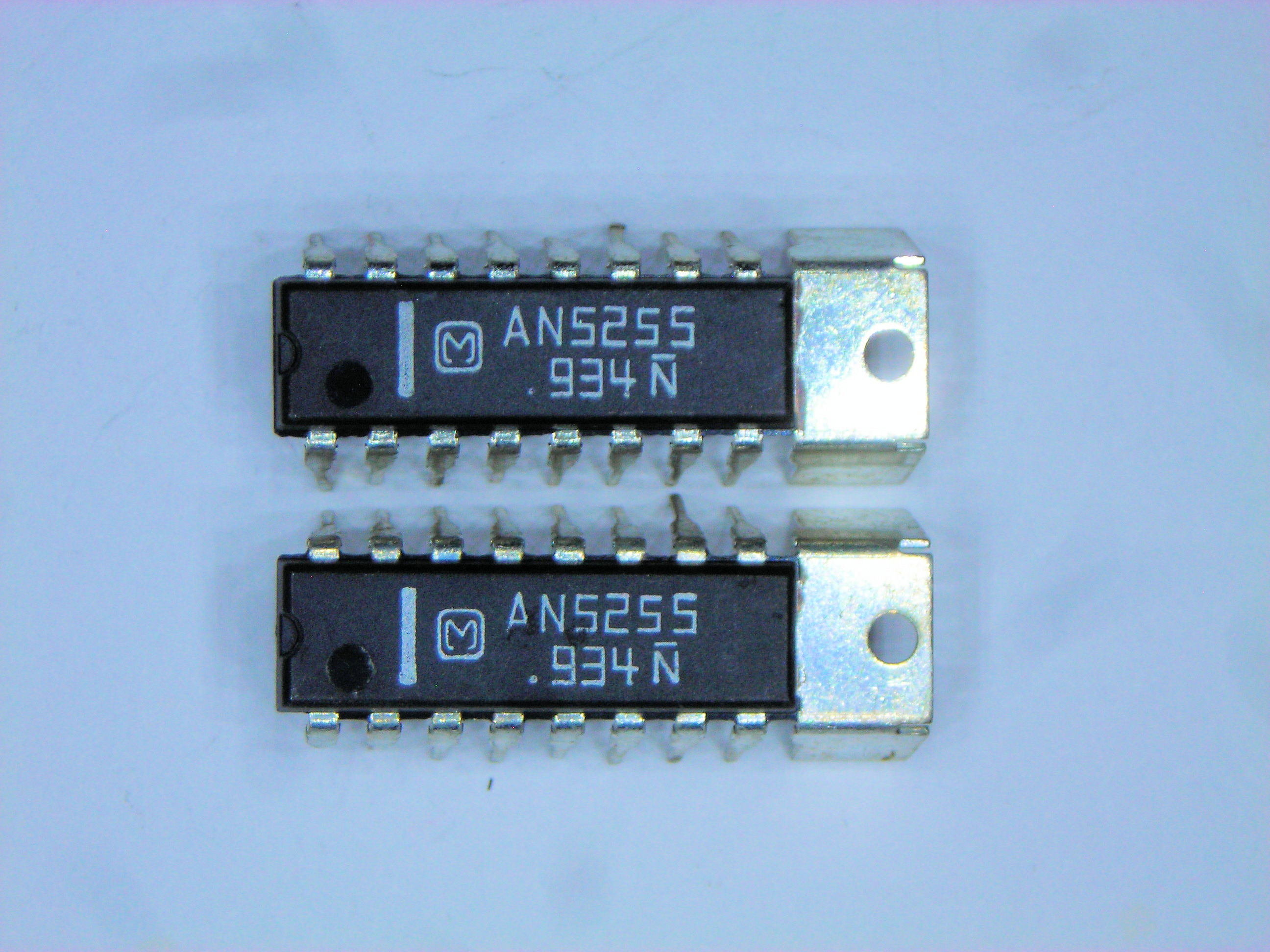 AN5255 AL  AN5256 W/HS 16P DIP