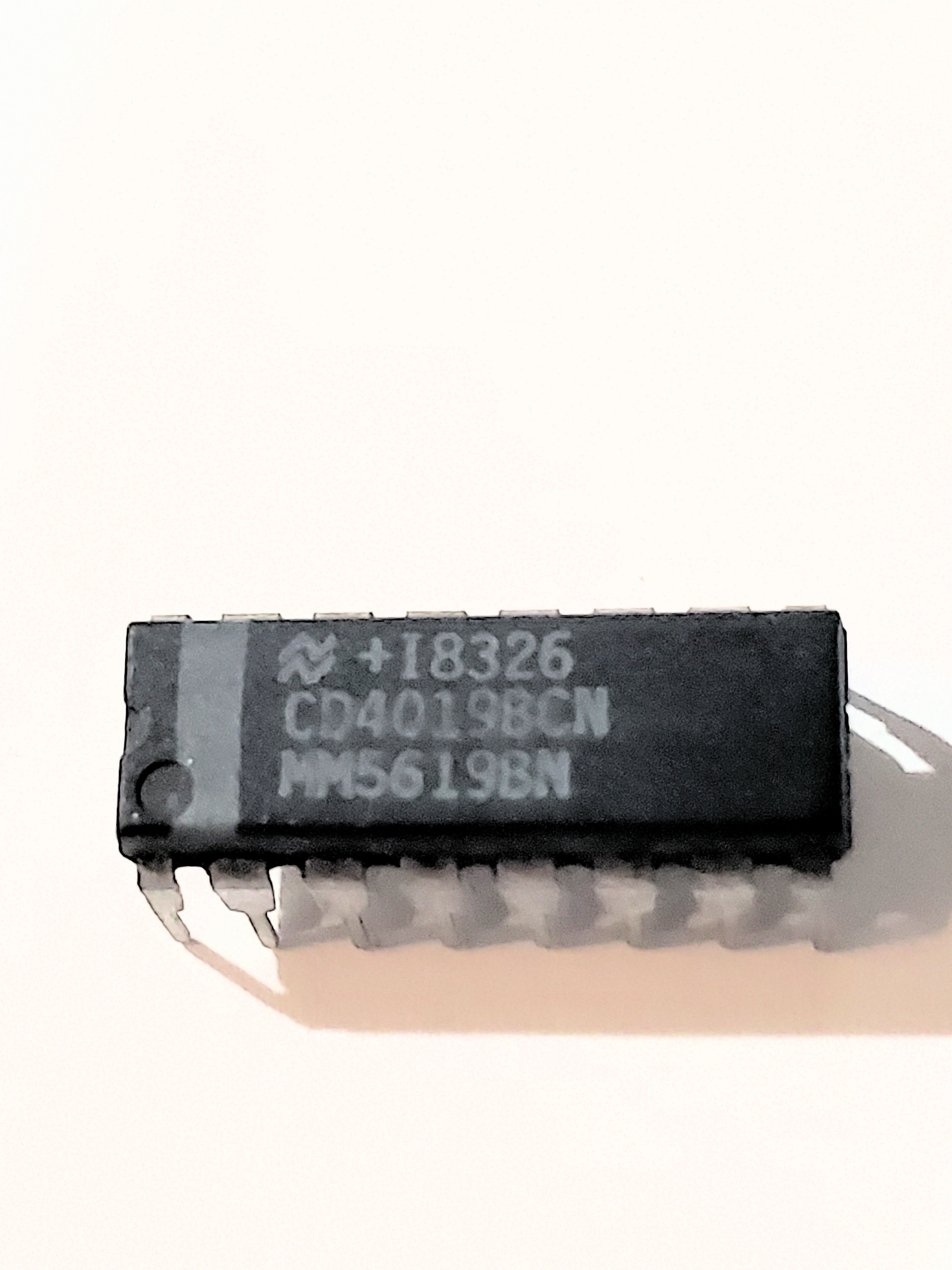 CD4019CBCN 4019 CMOS16P DIP