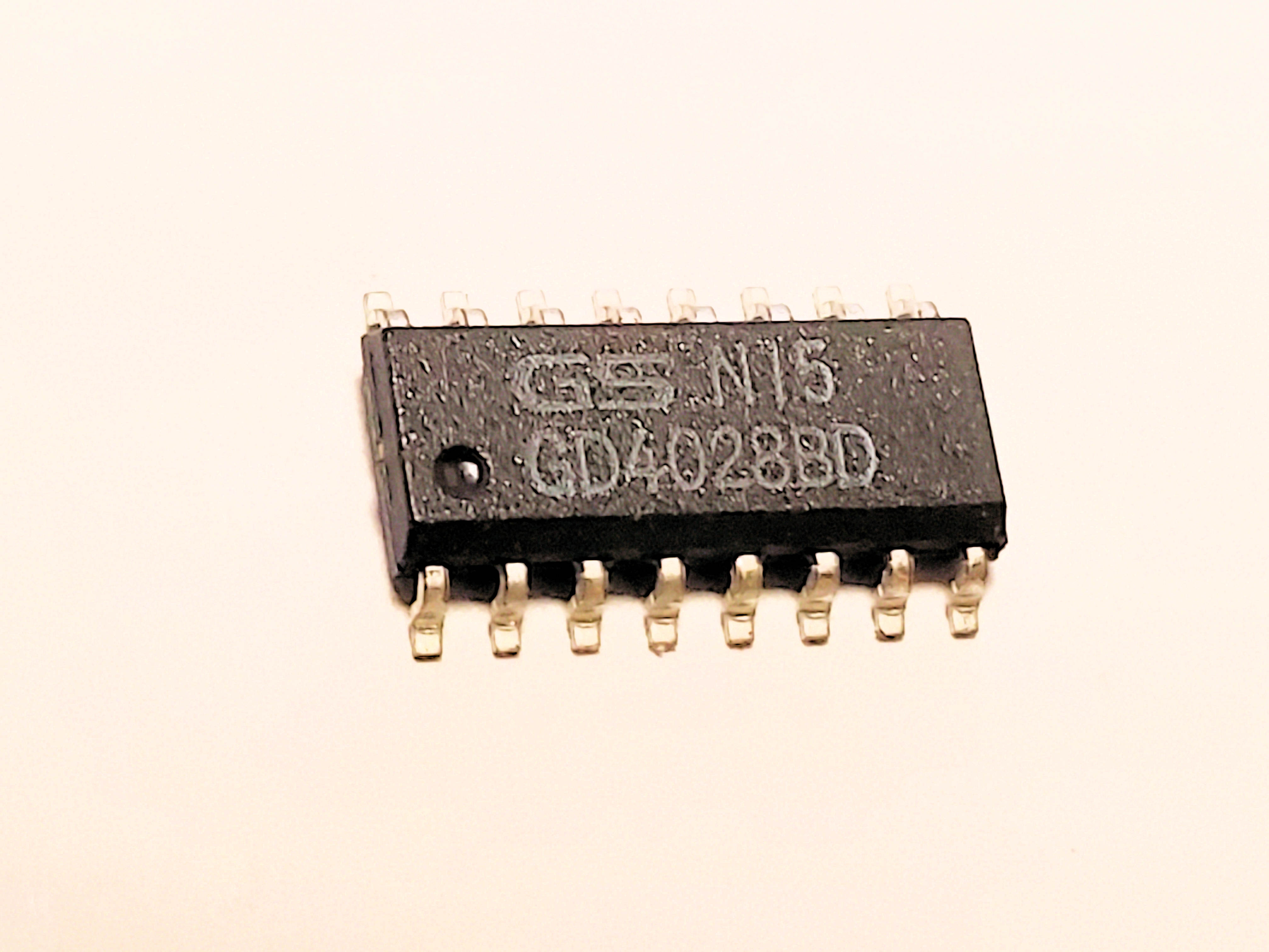 GD4028BD   4028        16P SMD