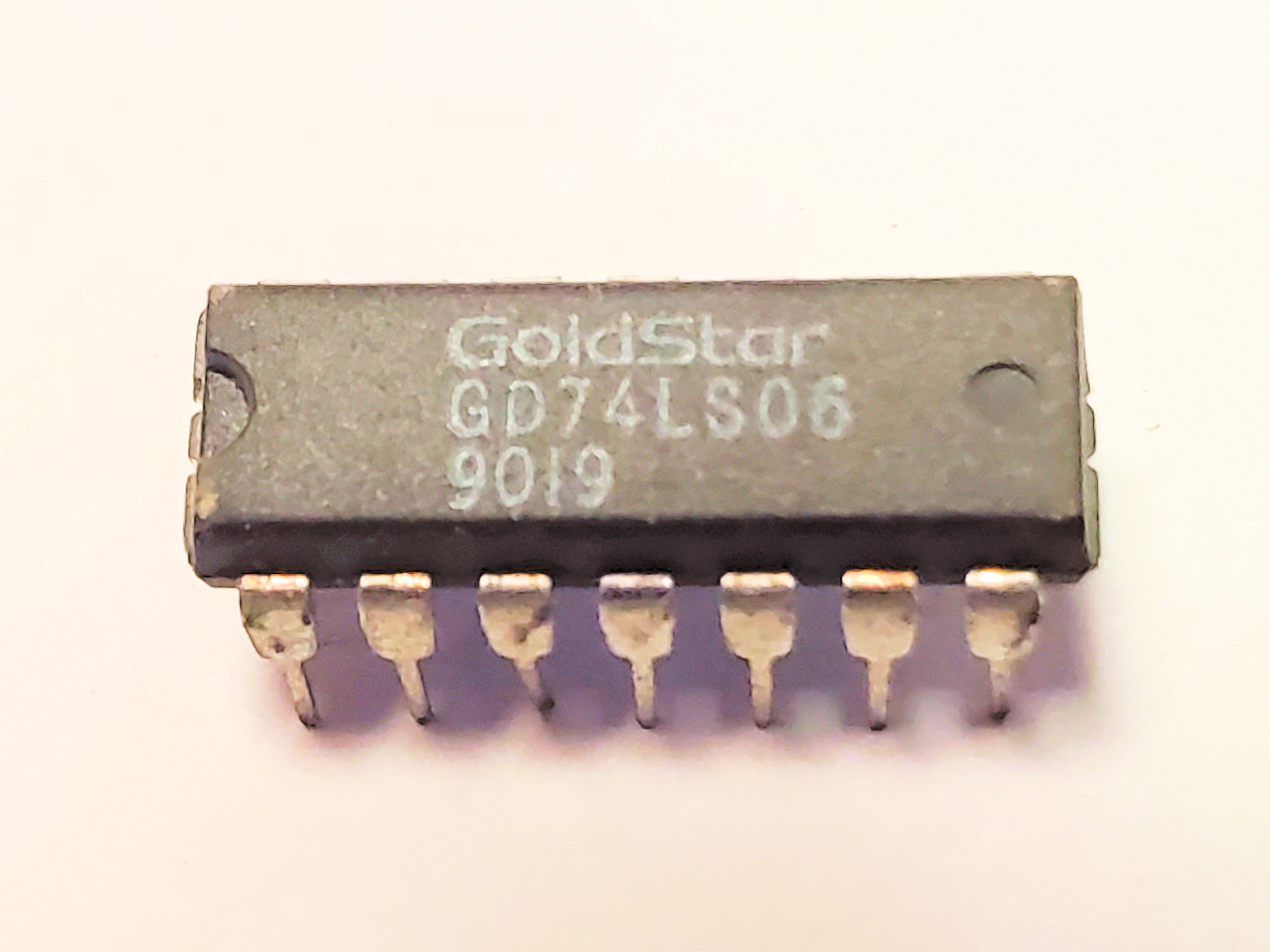 GD74LS06   74LS06  16P DIP  1 pc