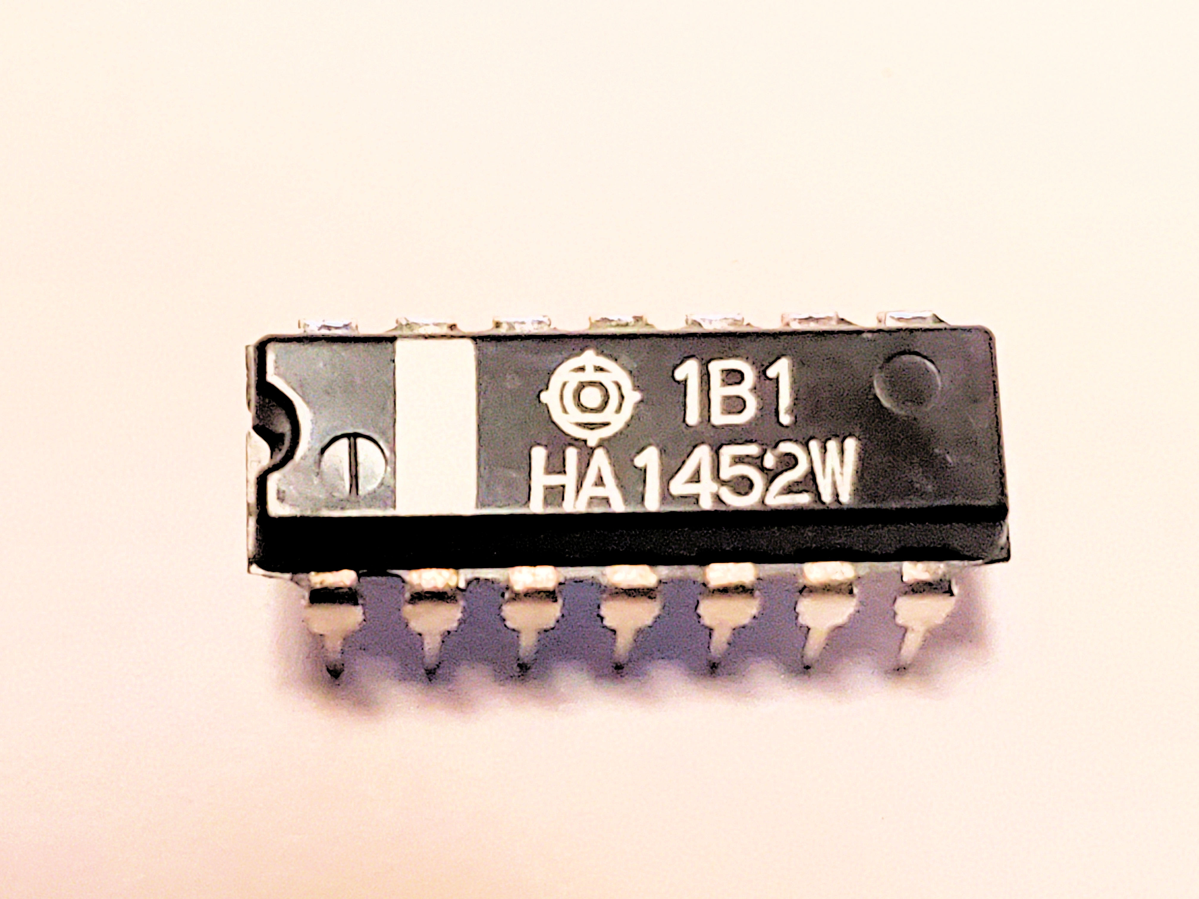 HA1452W      14P DIP
