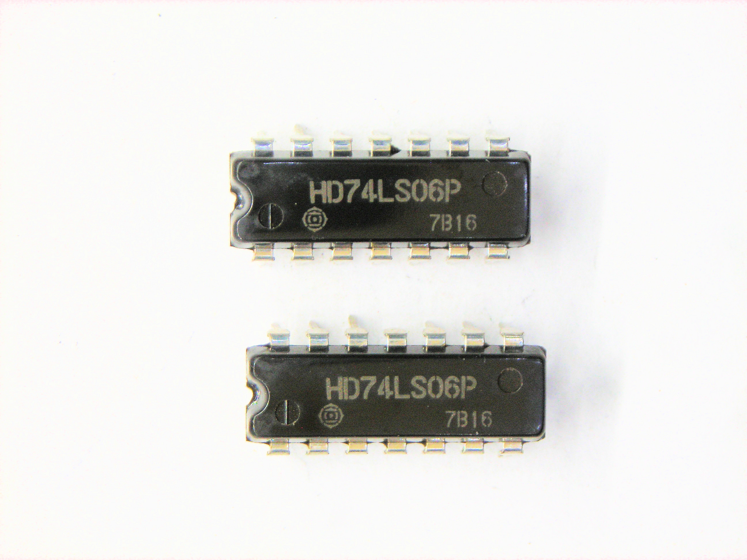 HD74LS06P   74LS06     14P DIP