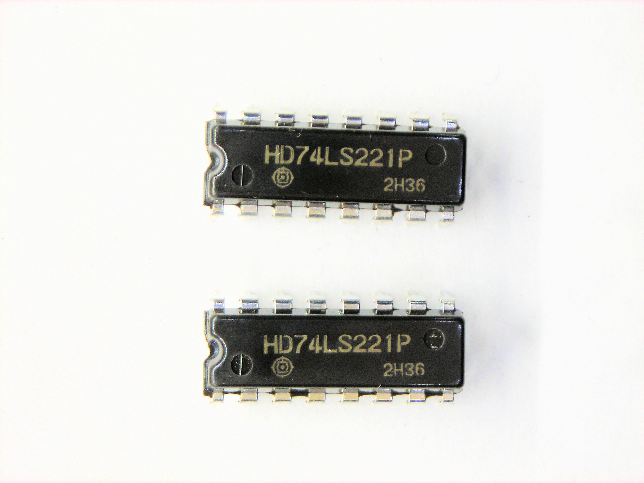 HD74LS221P  74LS221    16P DIP