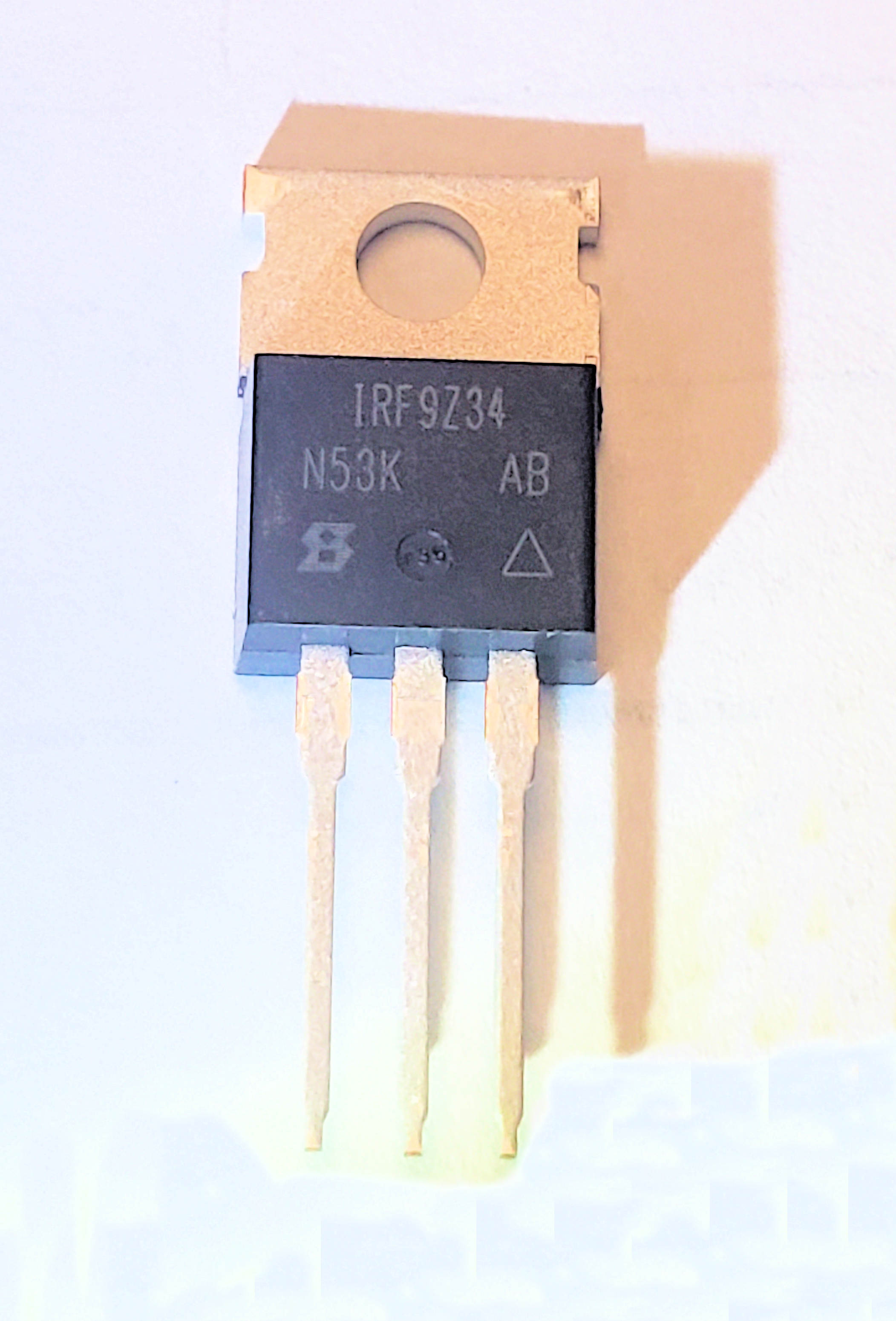IRF9Z34  "Original" Siliconix MOSFET TO-220  pc
