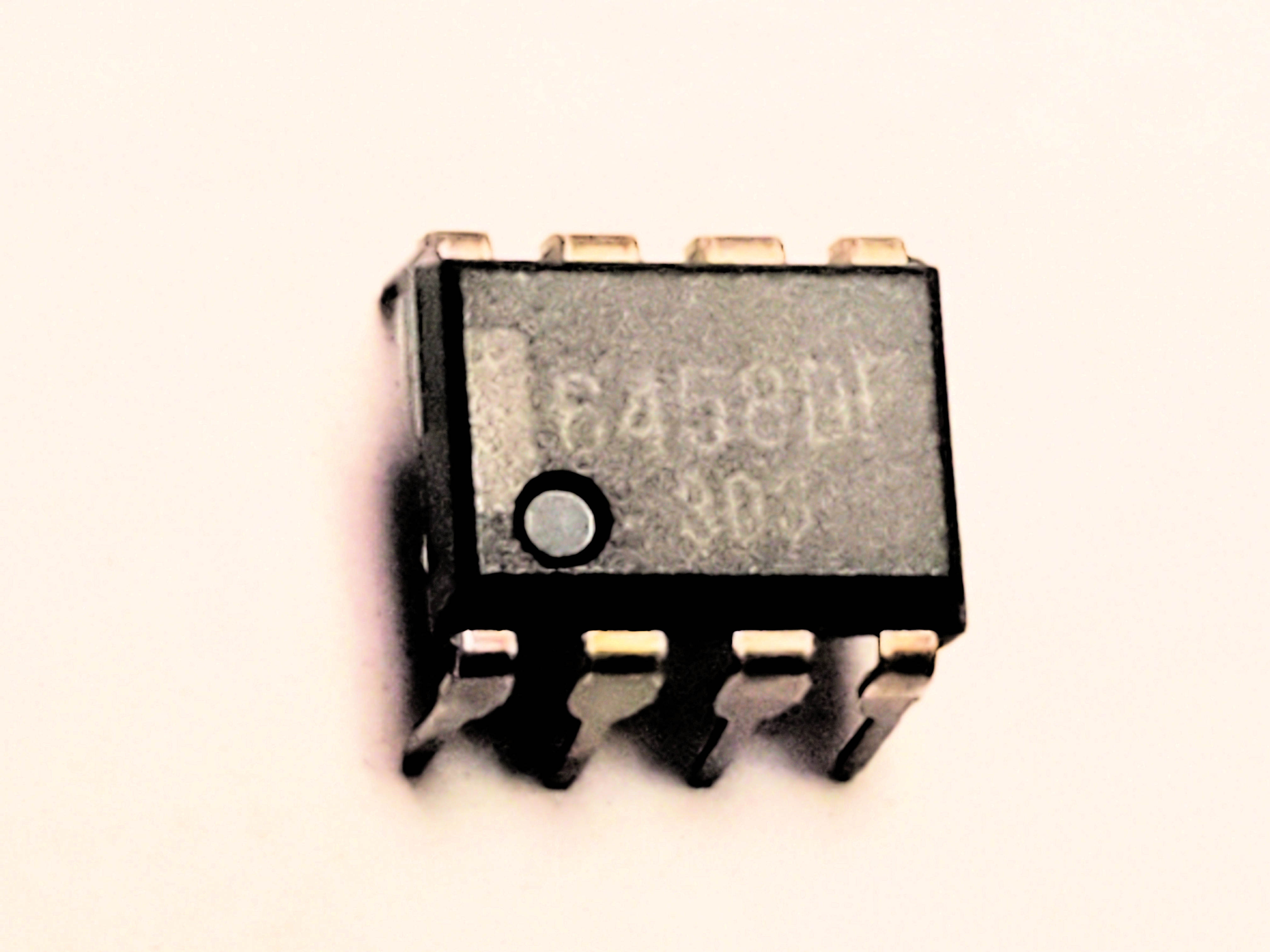LA6458DF   8P DIP