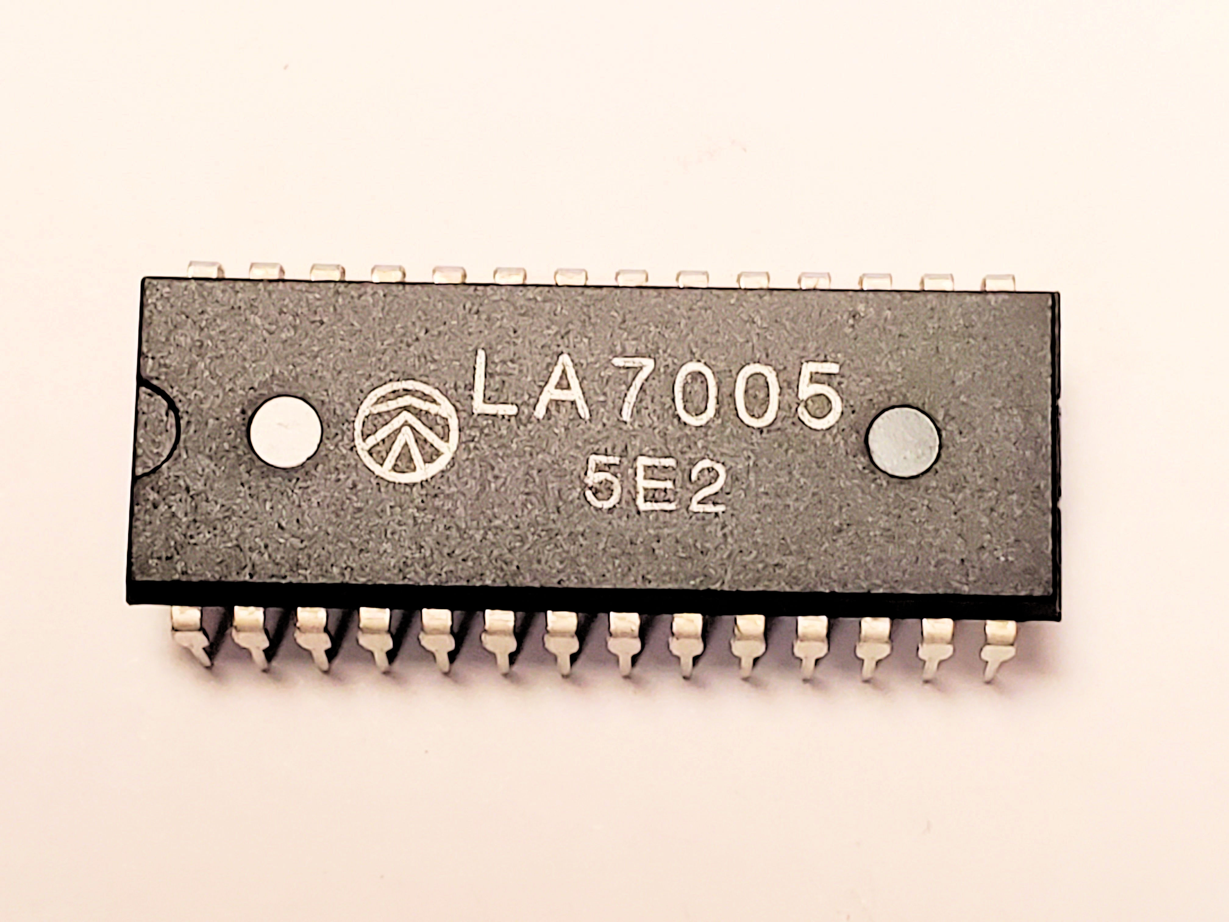 LA7005            28P DIP