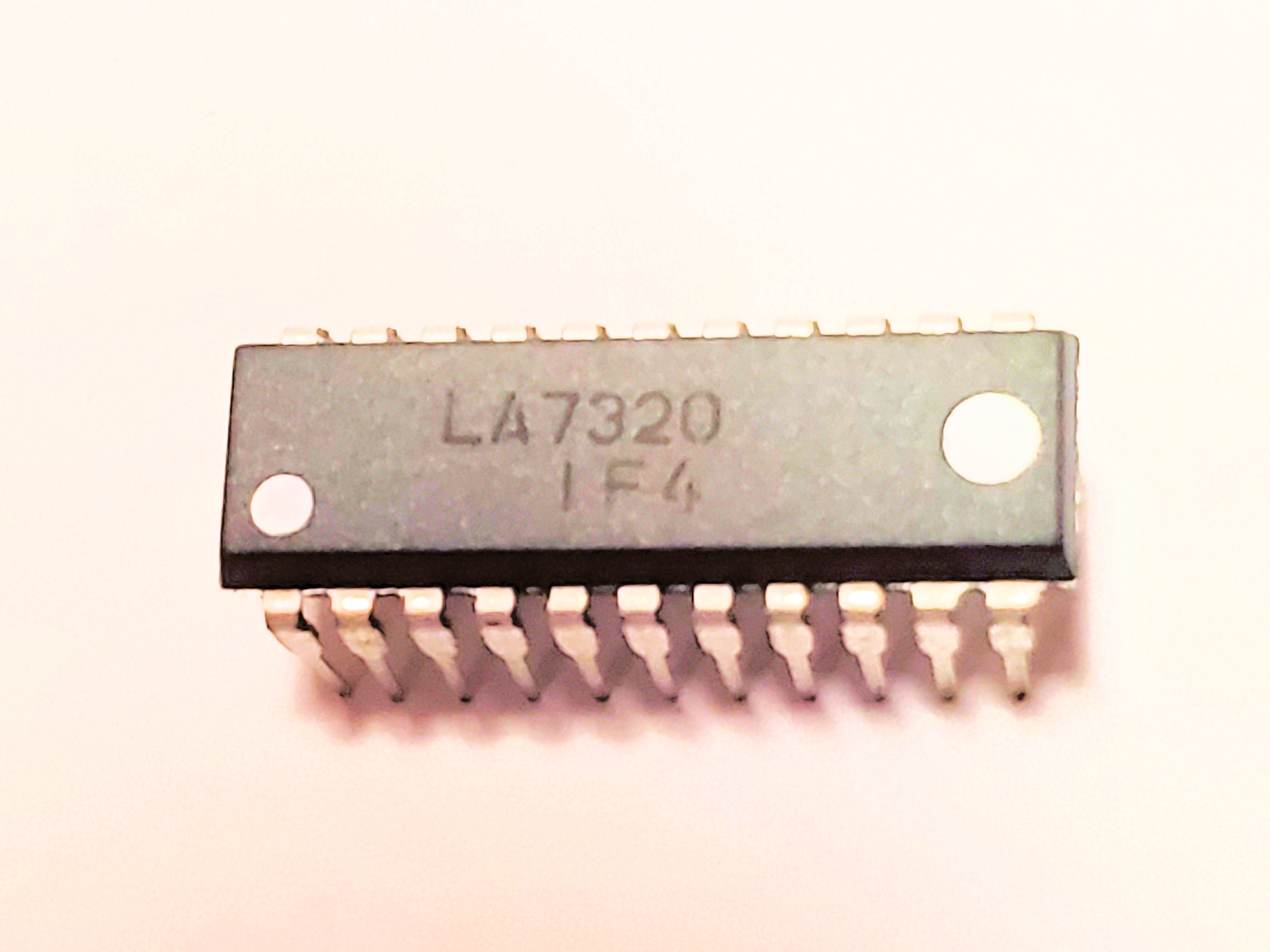 LA7320            22P DIP