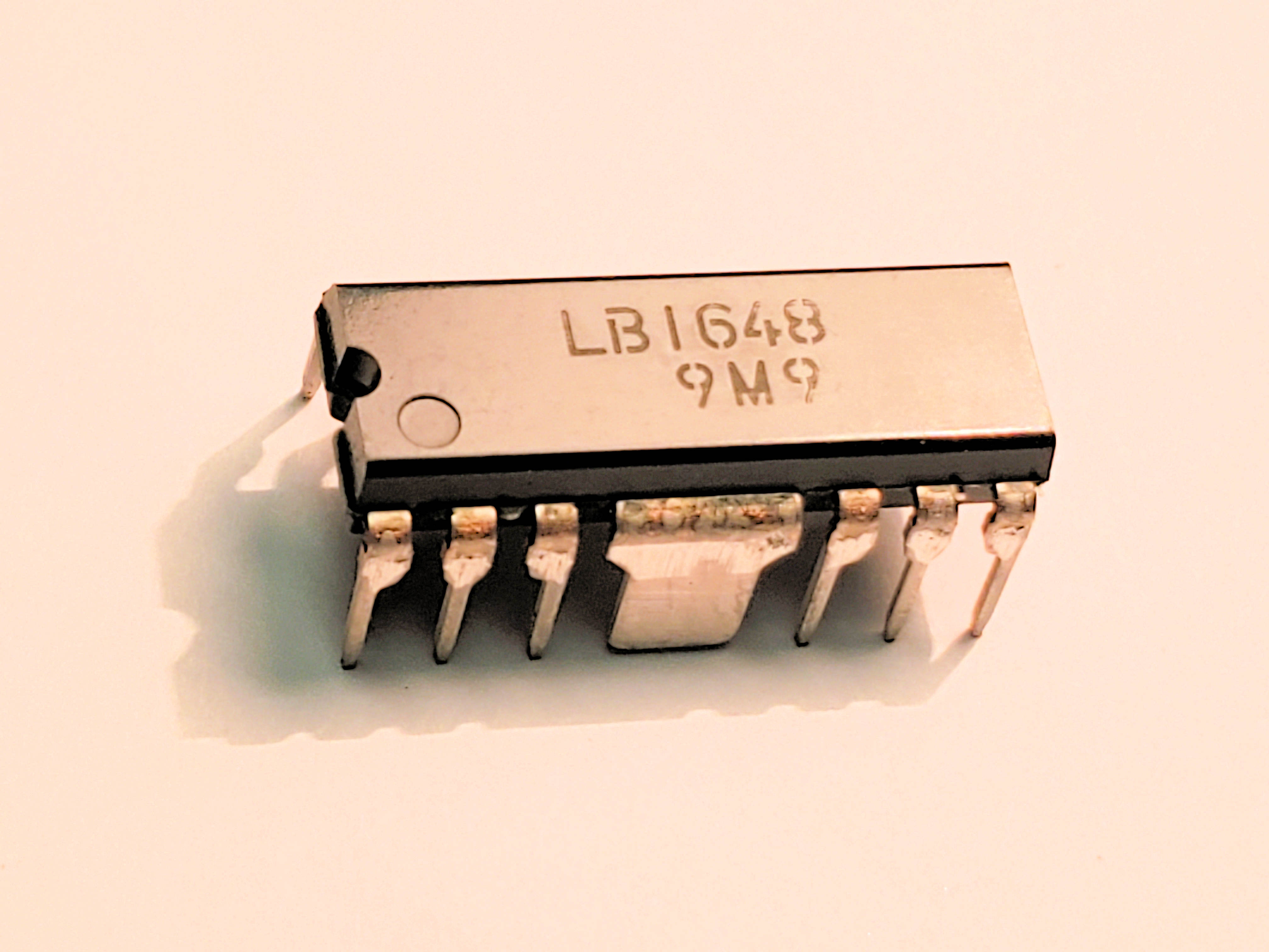 LB1648        W/ HS 12P DIP