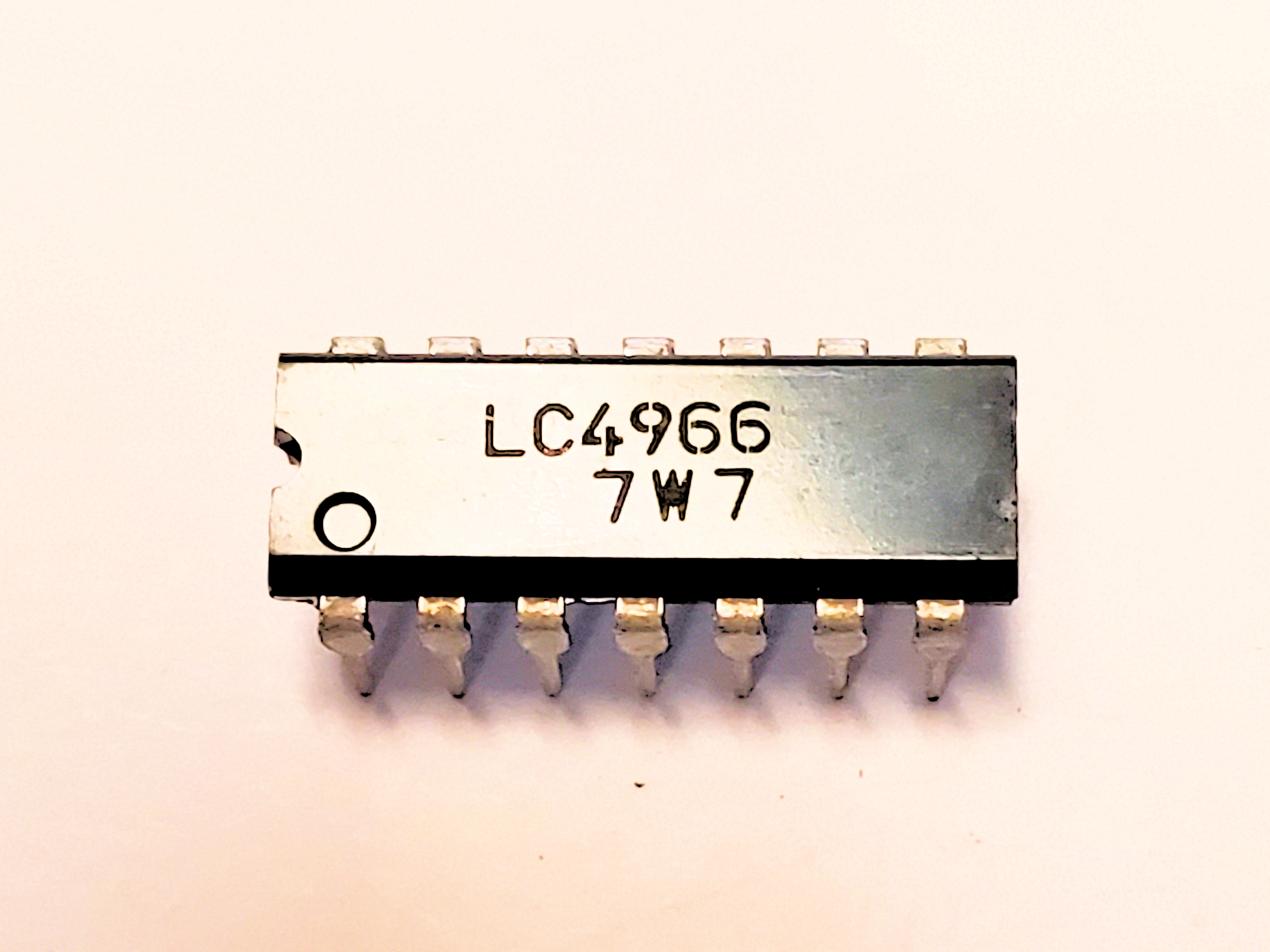 LC4966           14P DIP