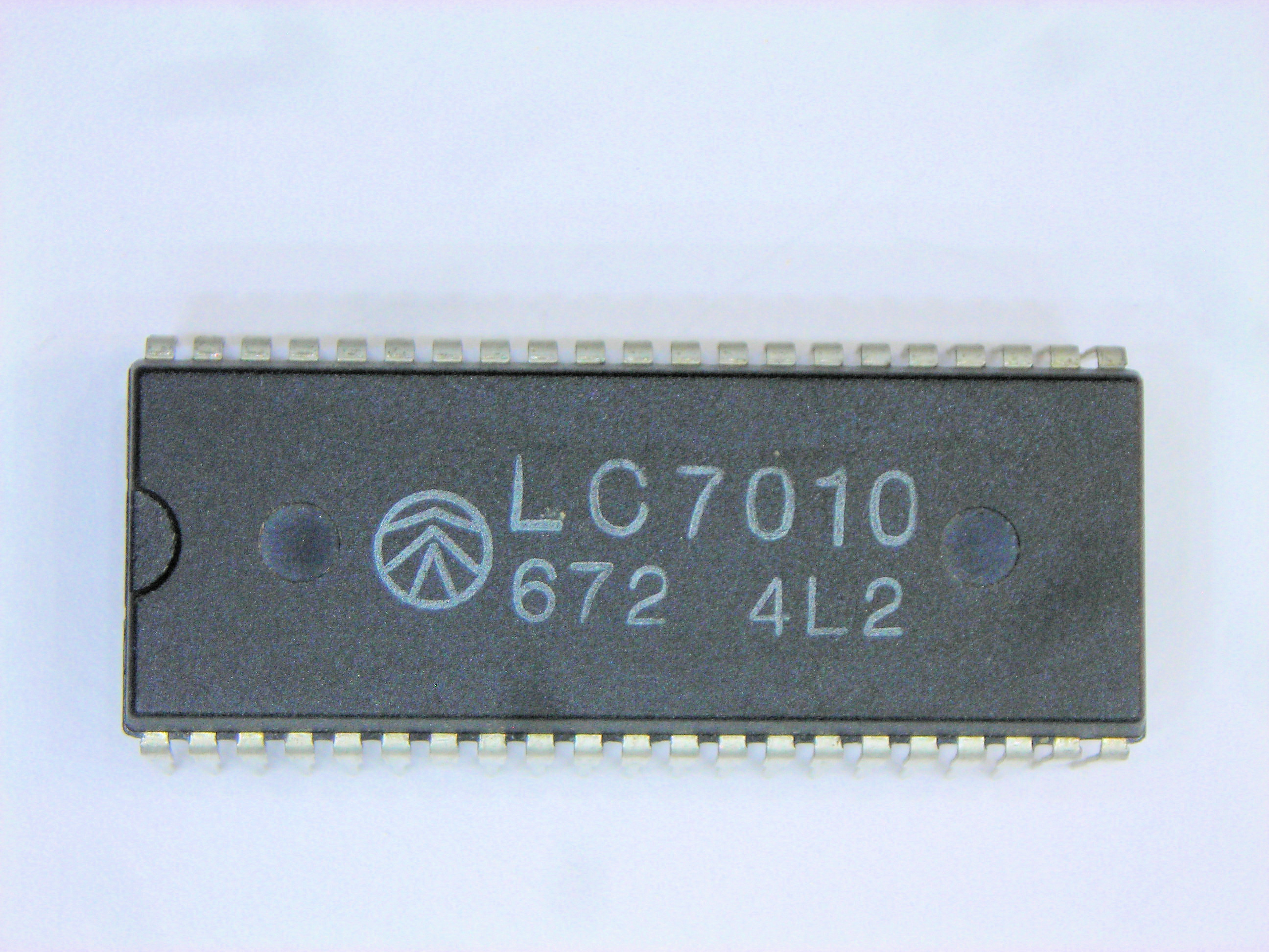 LC7010                 42P DIP