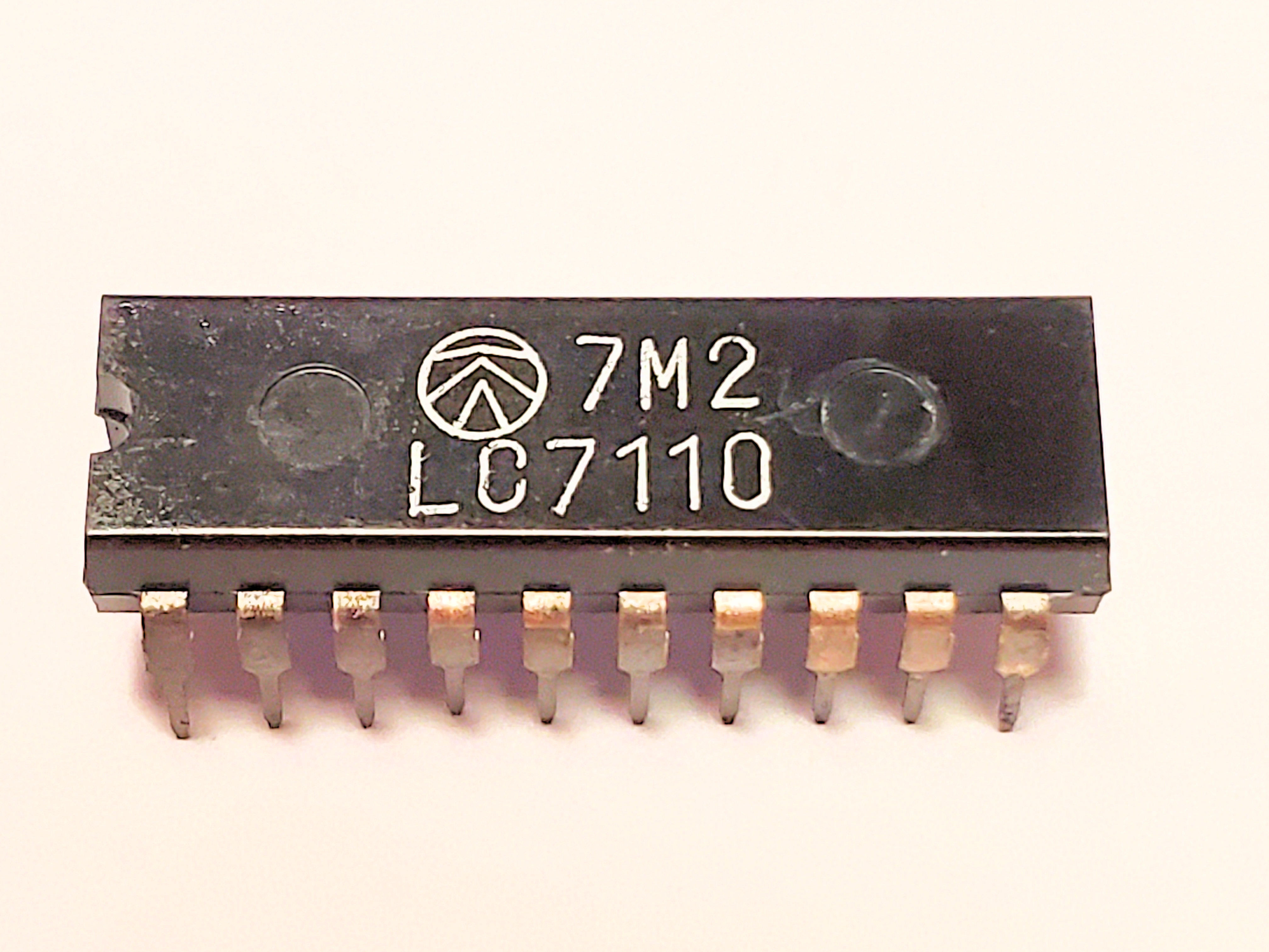 LC7110            10P DIP