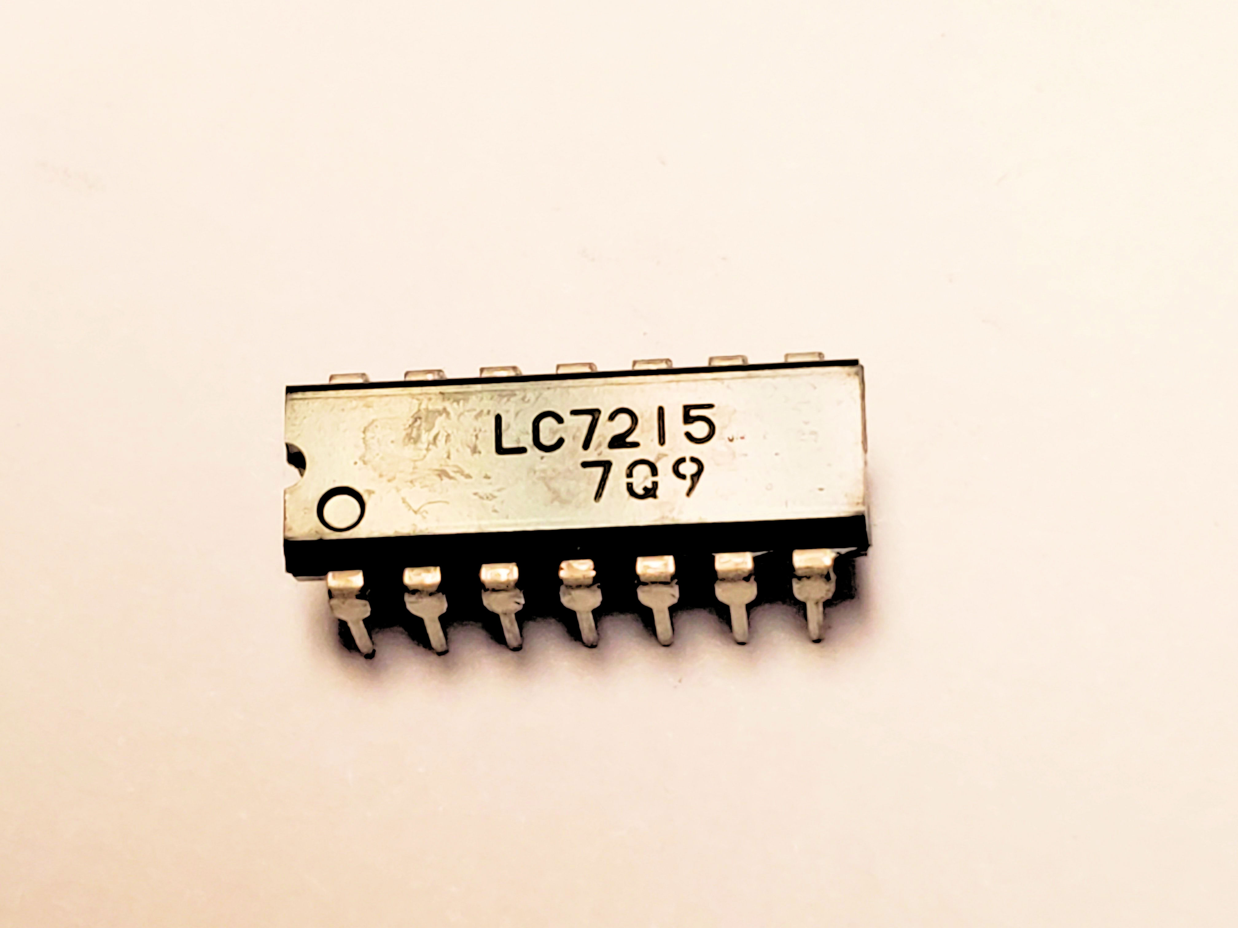 LC7215            14P DIP