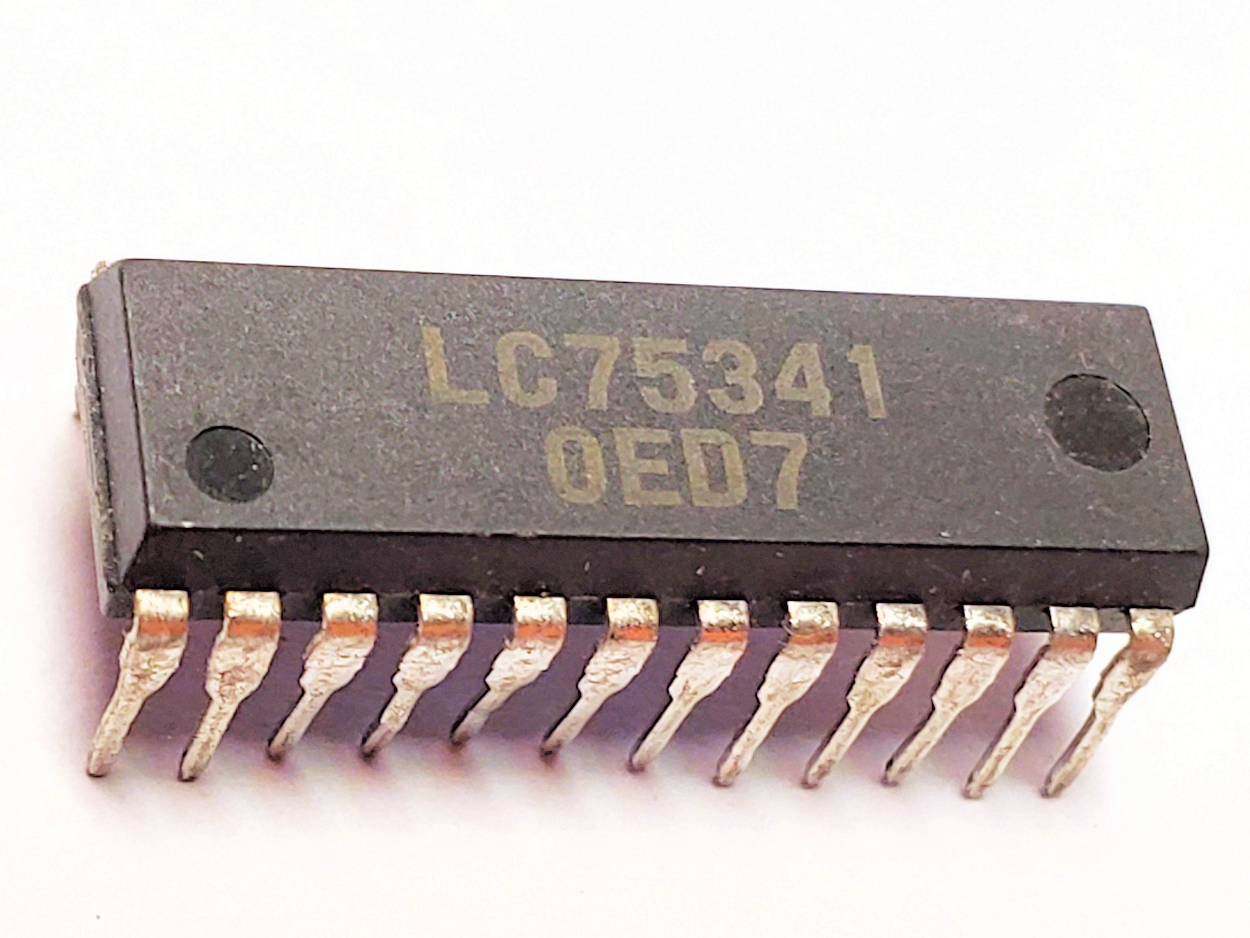 LC75341      24P DIP