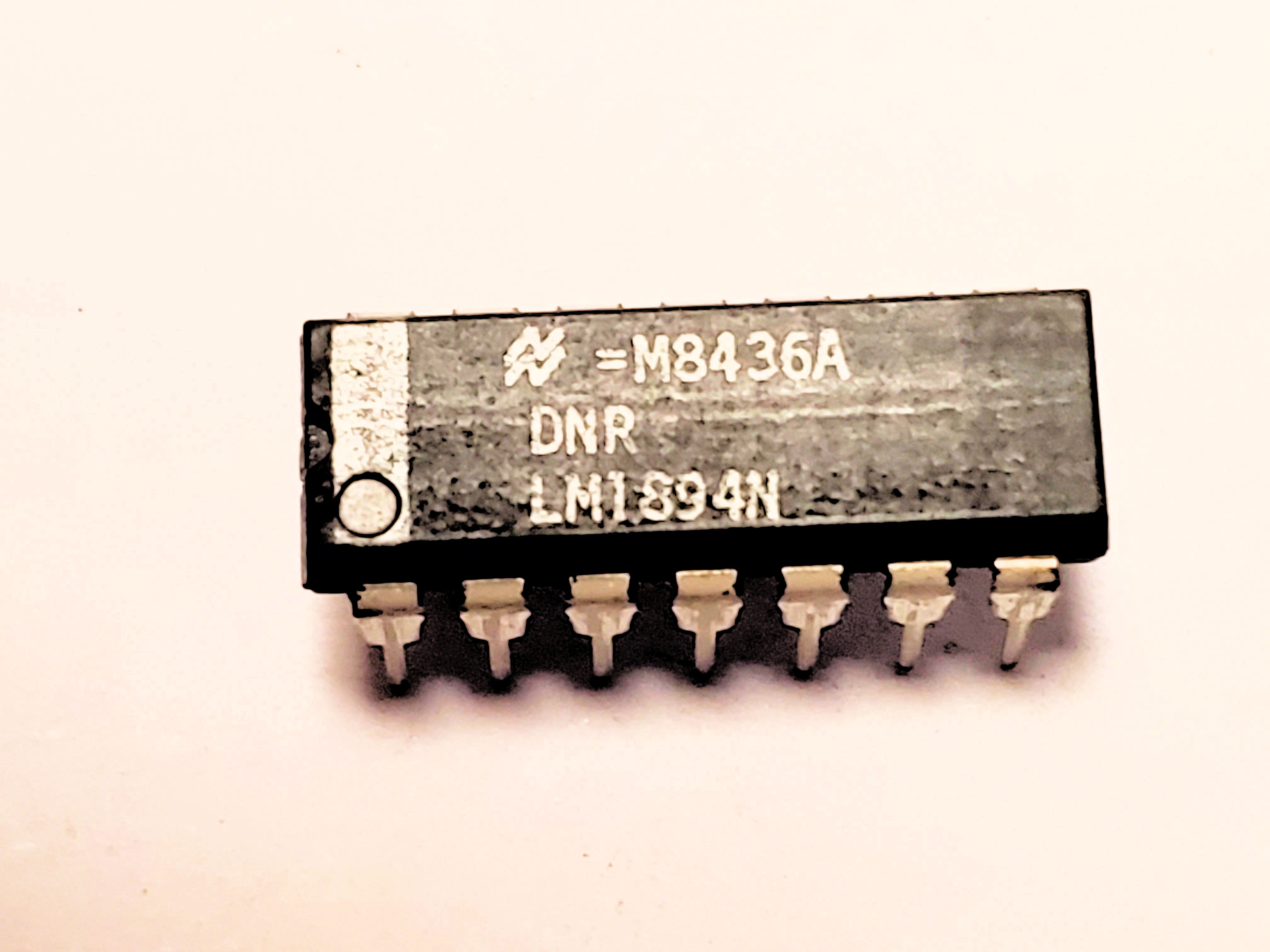 LM1894N    14P DIP