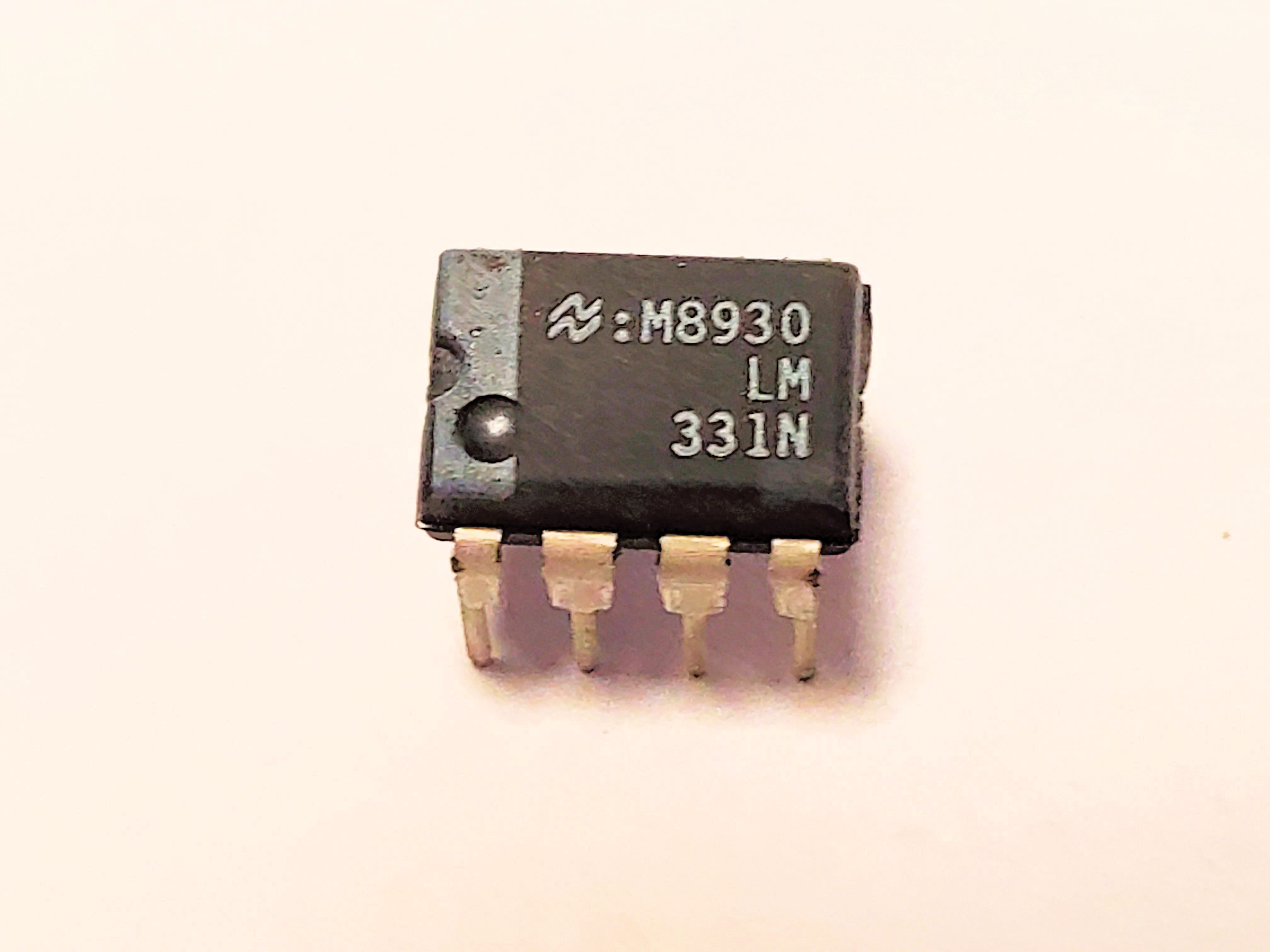 LM331N      8P DIP