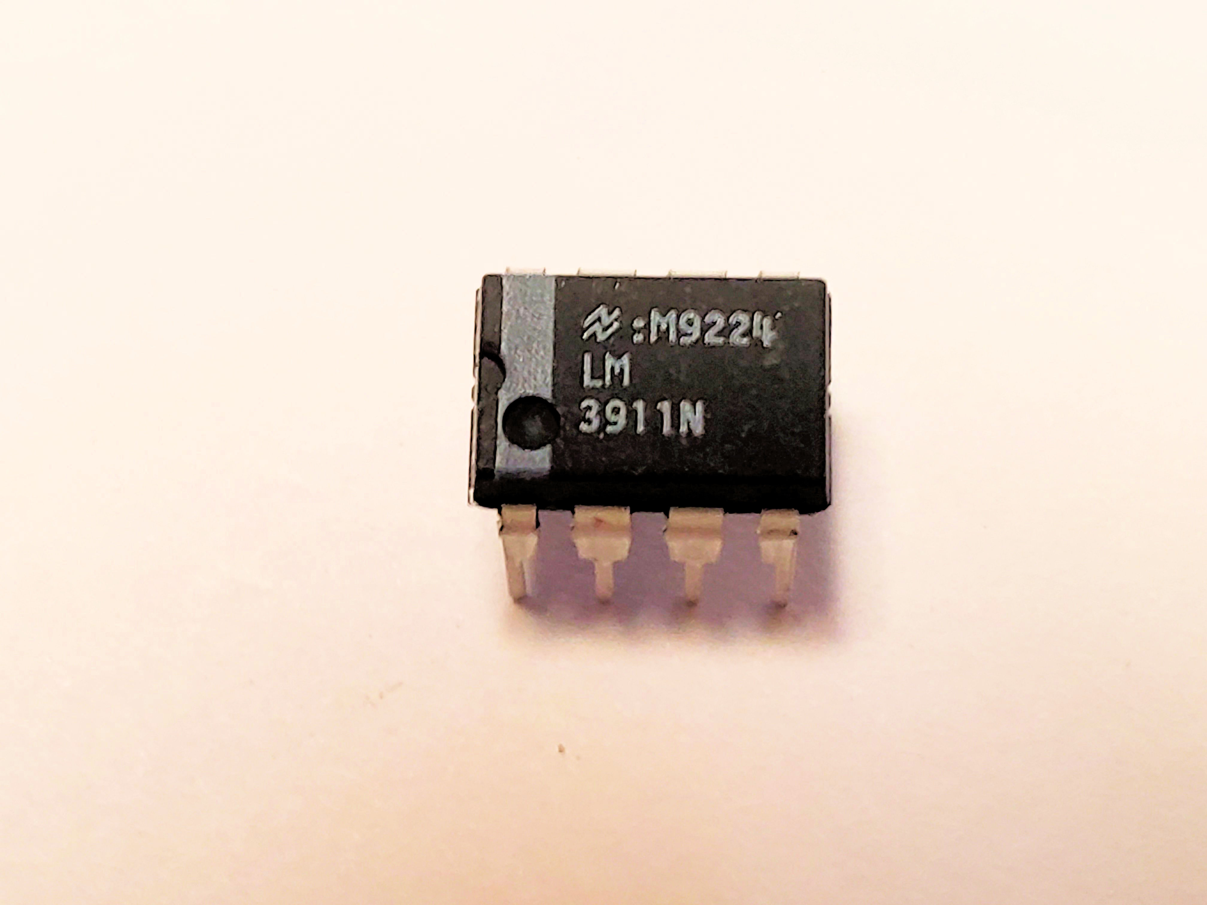 LM3911N     8P DIP