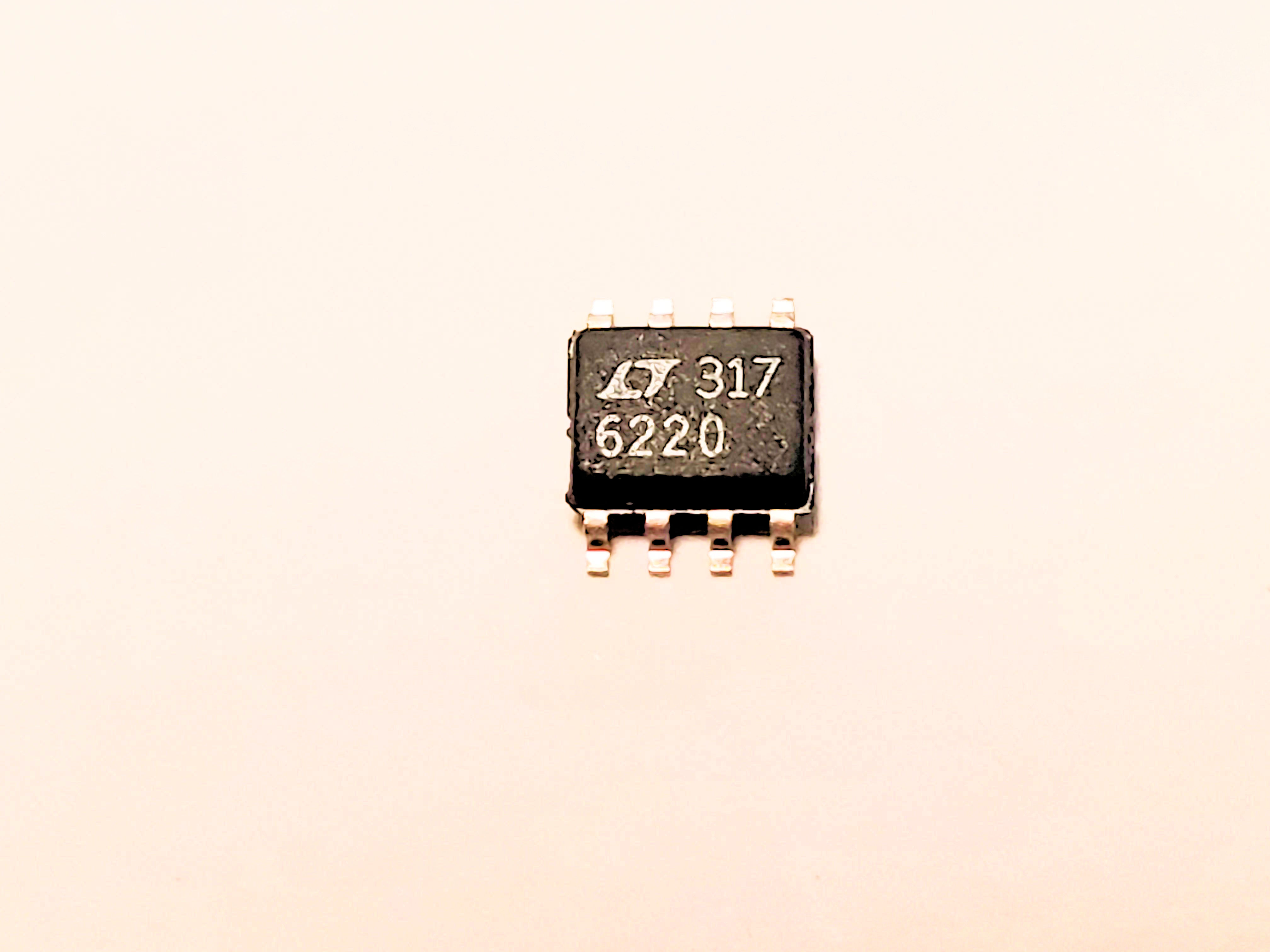 LT6220CS8               8P SMD