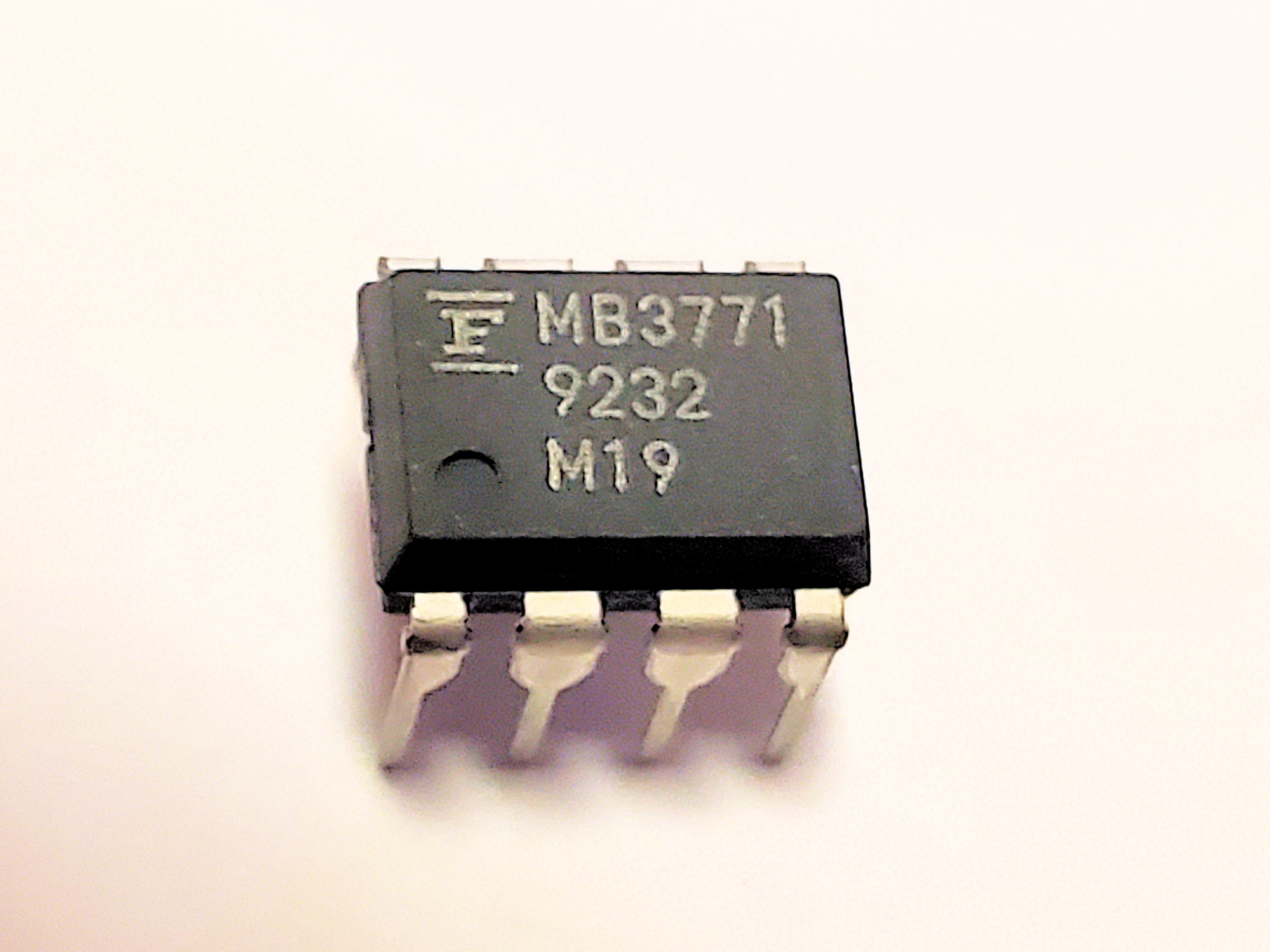 MB3771            8P DIP