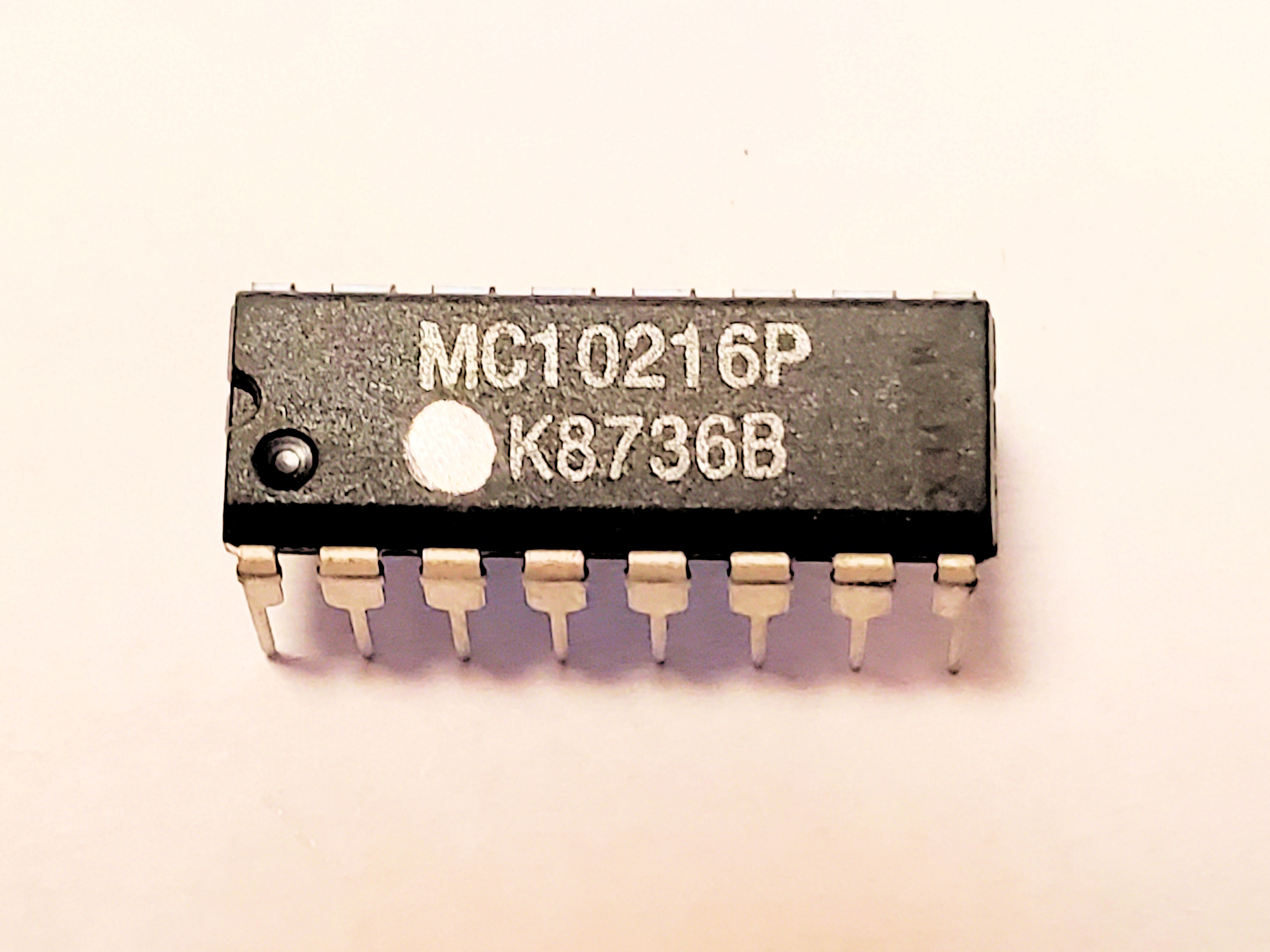 MC10216P      16P DIP