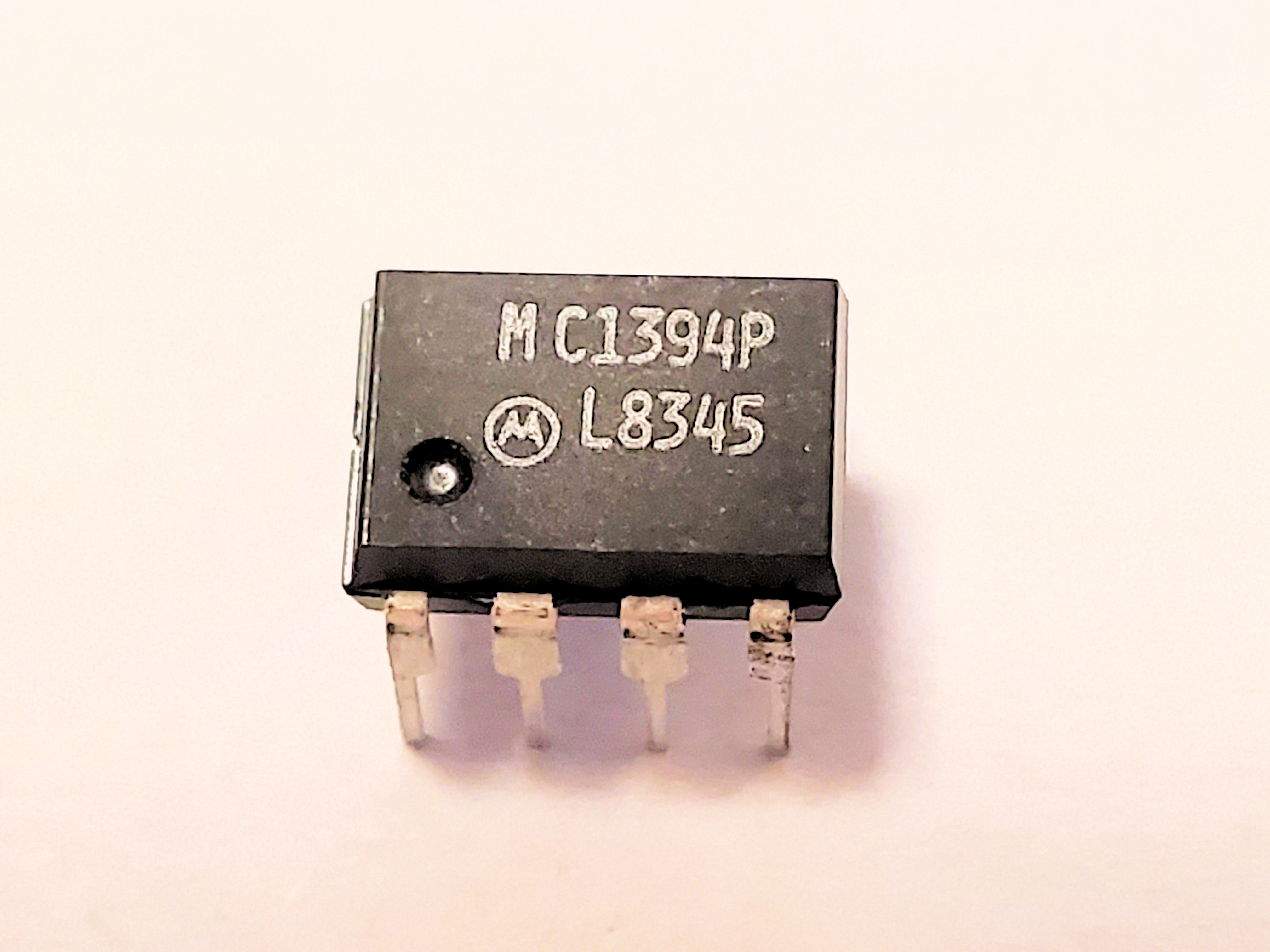 MC1394P     8P DIP