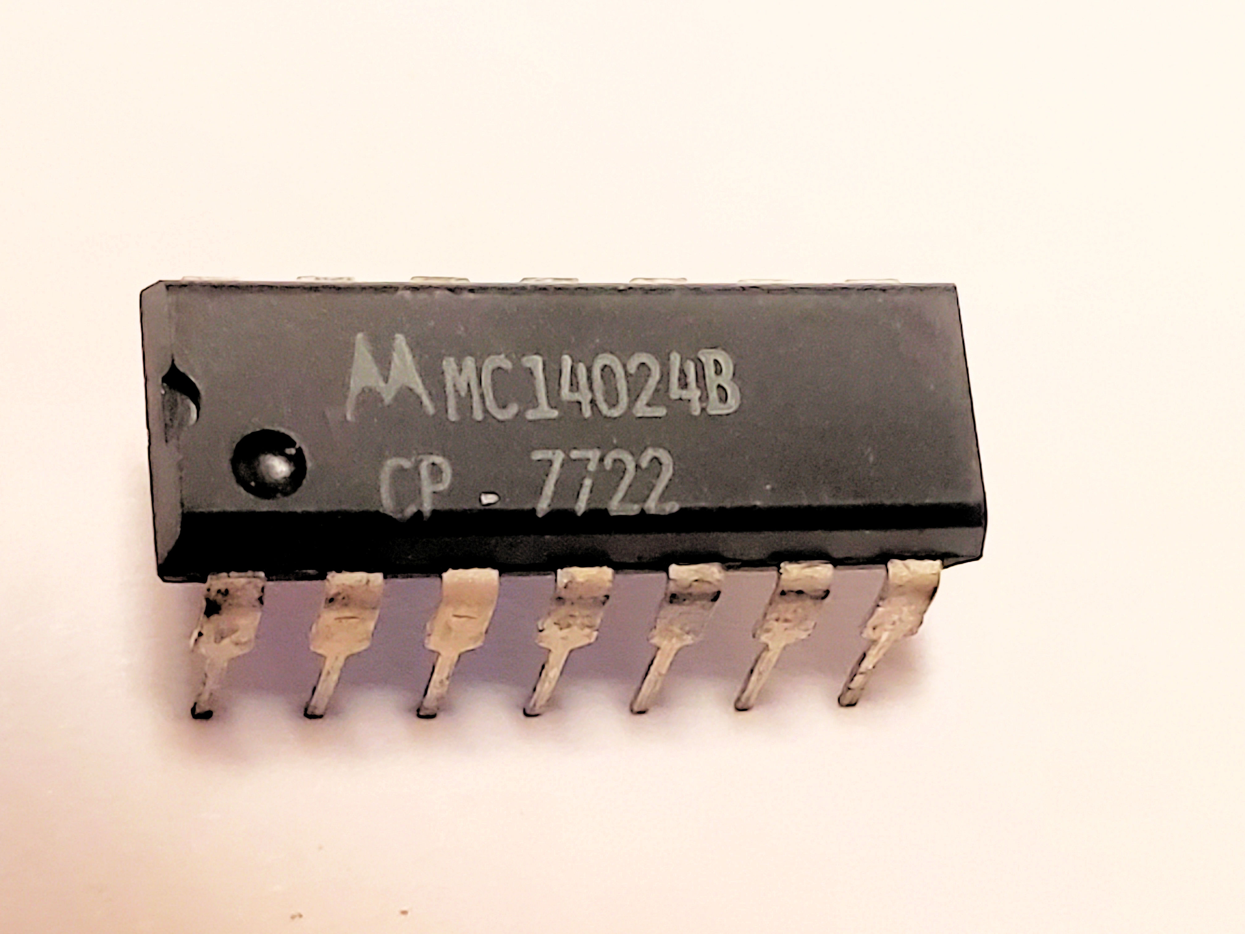 MC14024B    4024       14P DIP