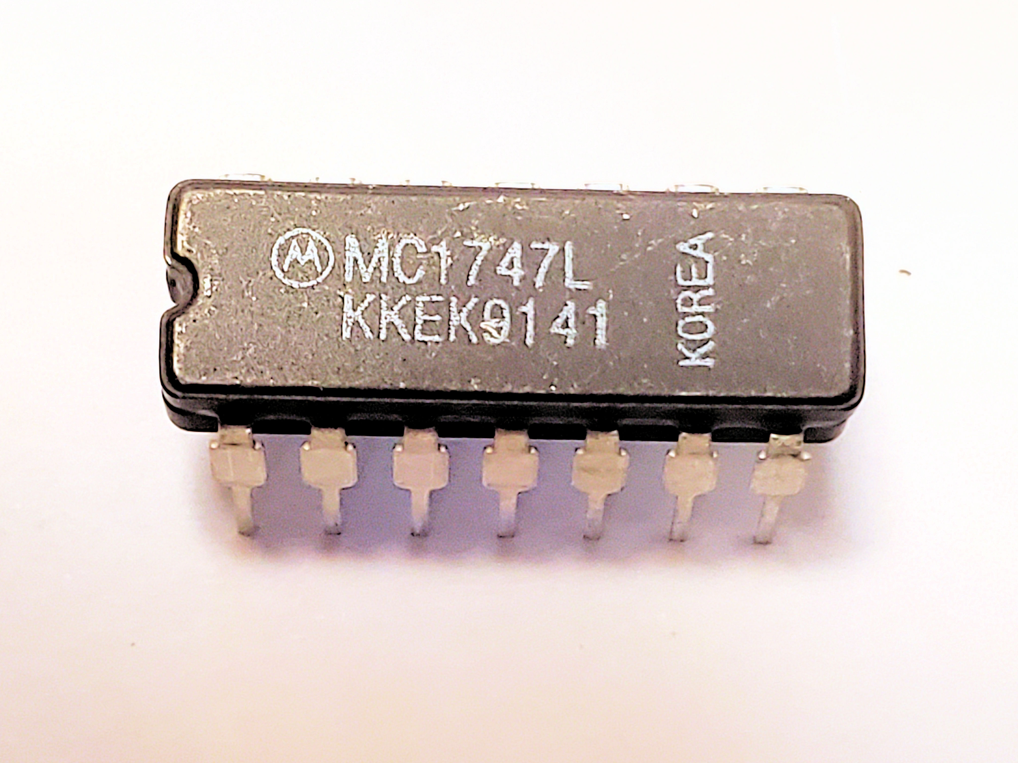 MC1747L    14P DIP