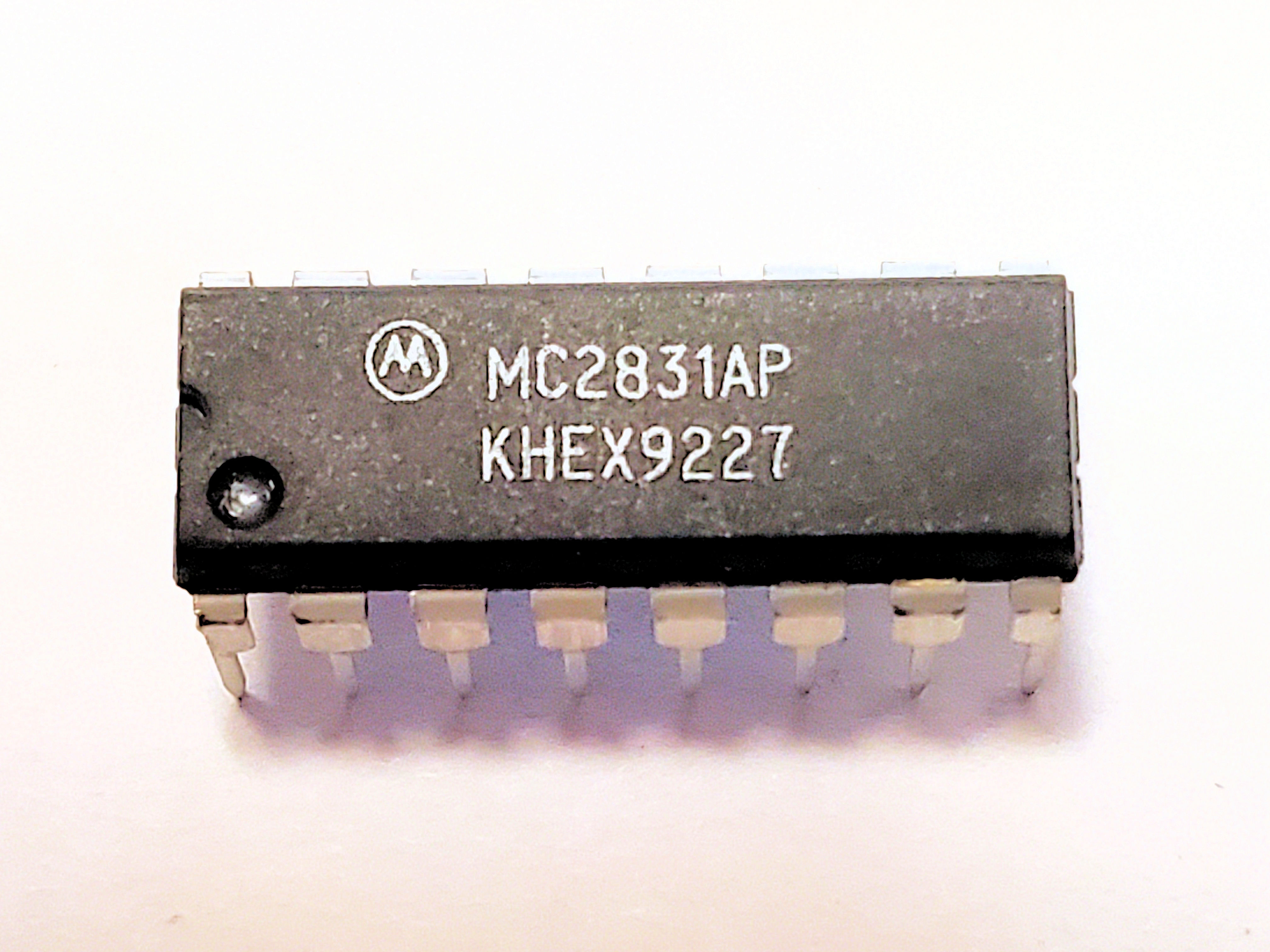 MC2831AP      16P DIP