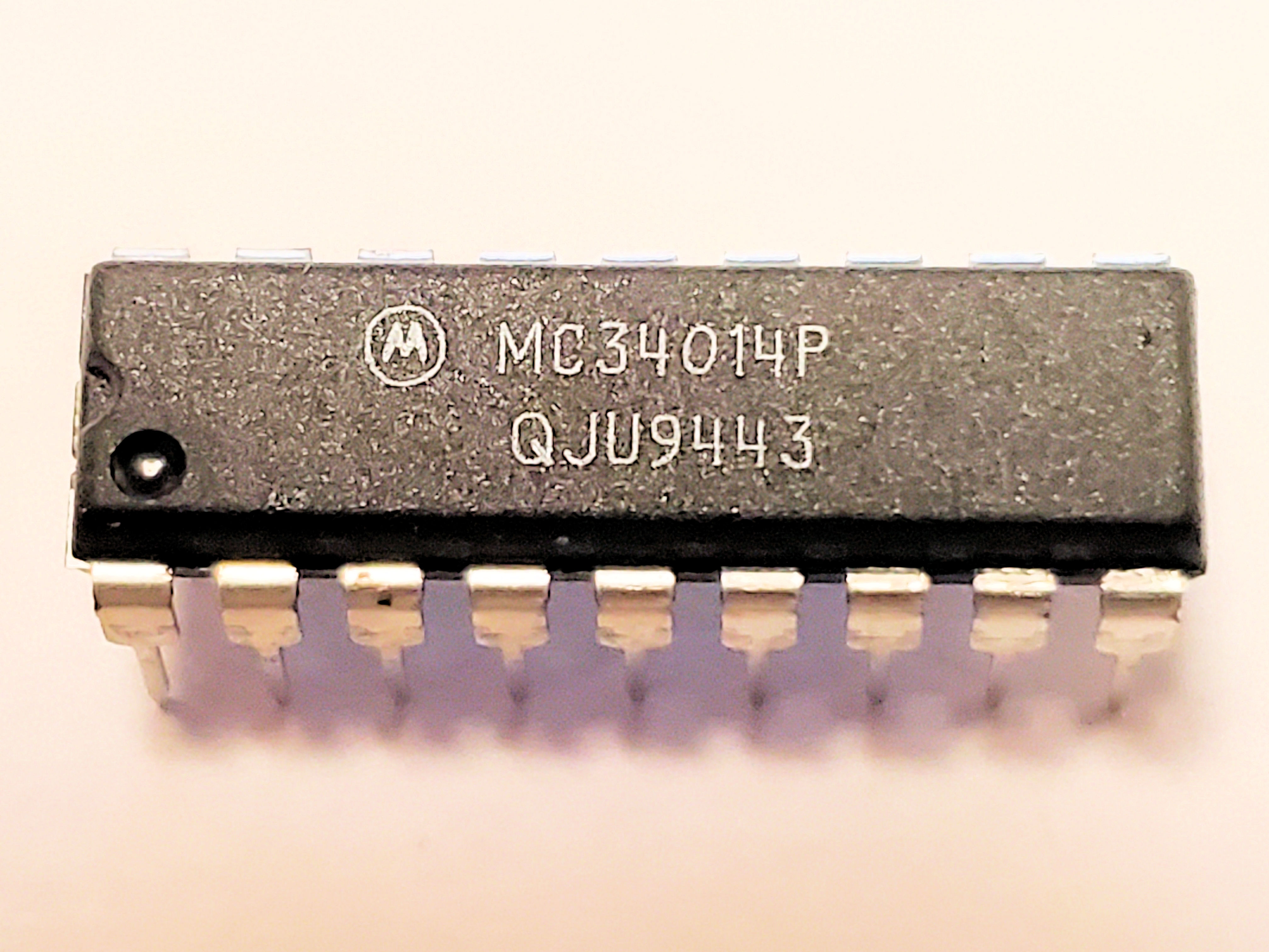 MC34014P      18P DIP